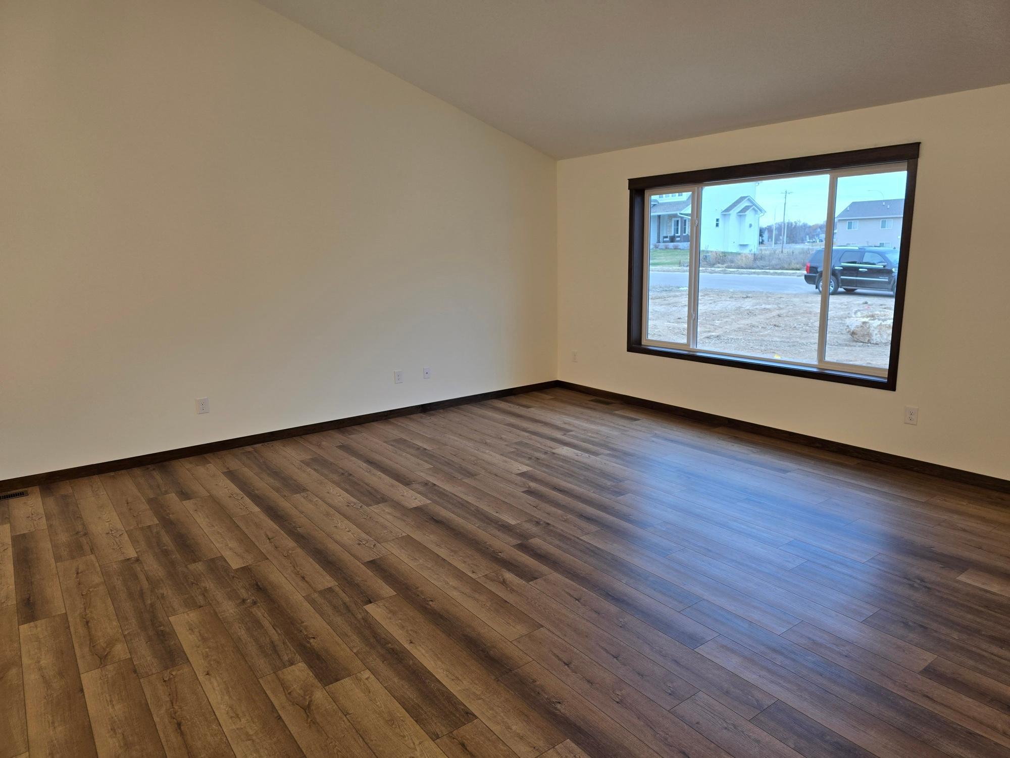 4840 Maple Street Property Photo 7