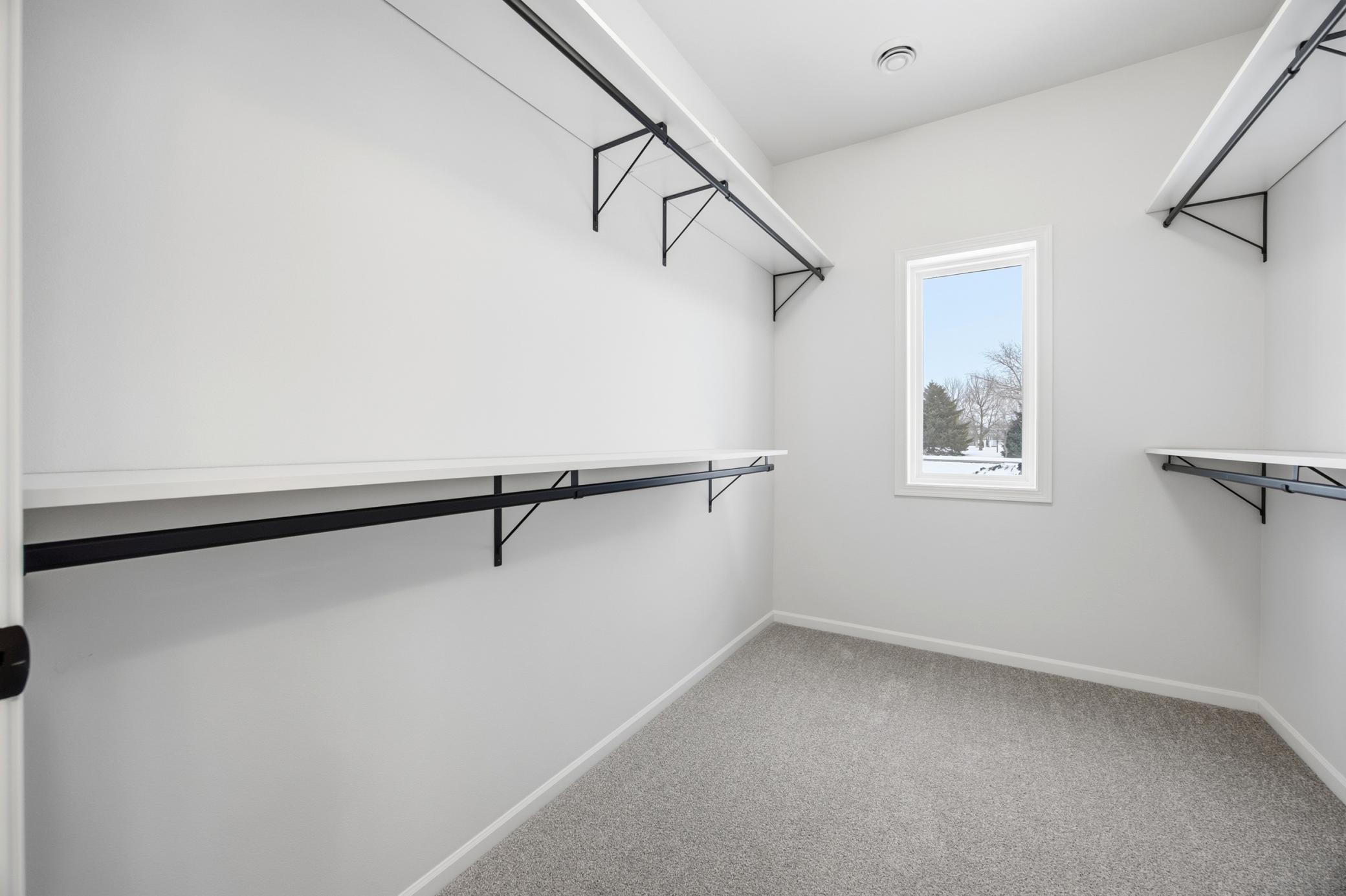 4736 Hampton Loop S Property Photo 18