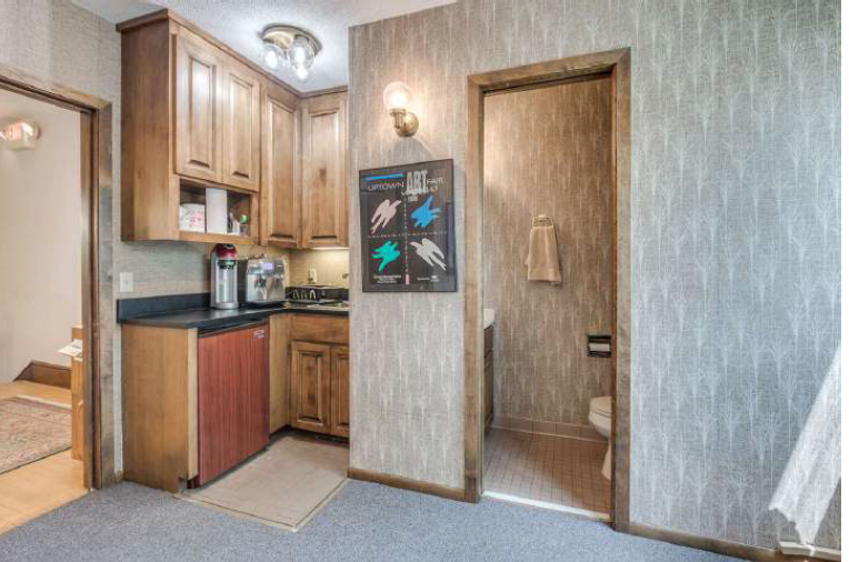 3040 Lyndale Avenue S Property Photo 46