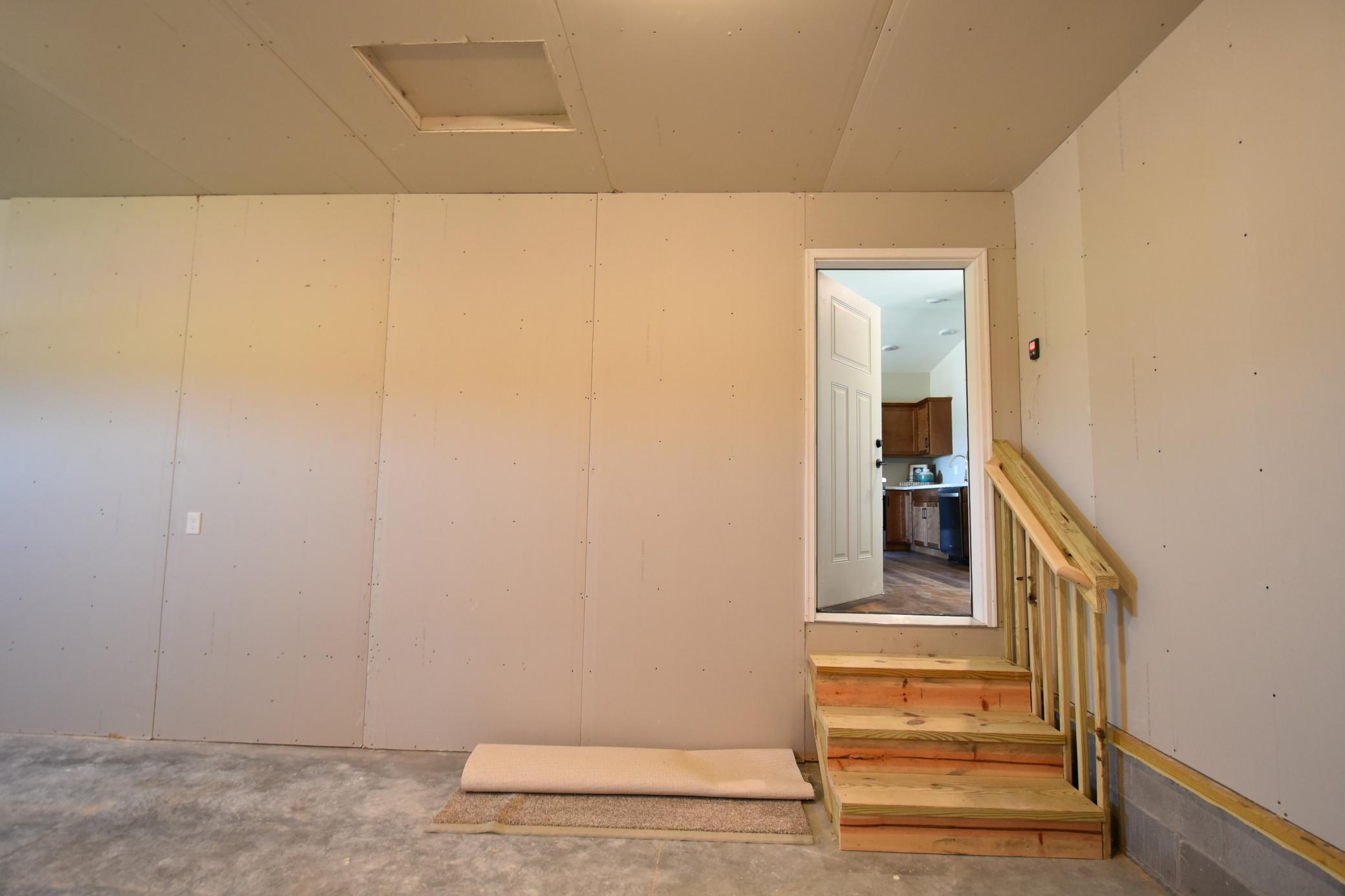 2031 20th Street E Property Photo 28