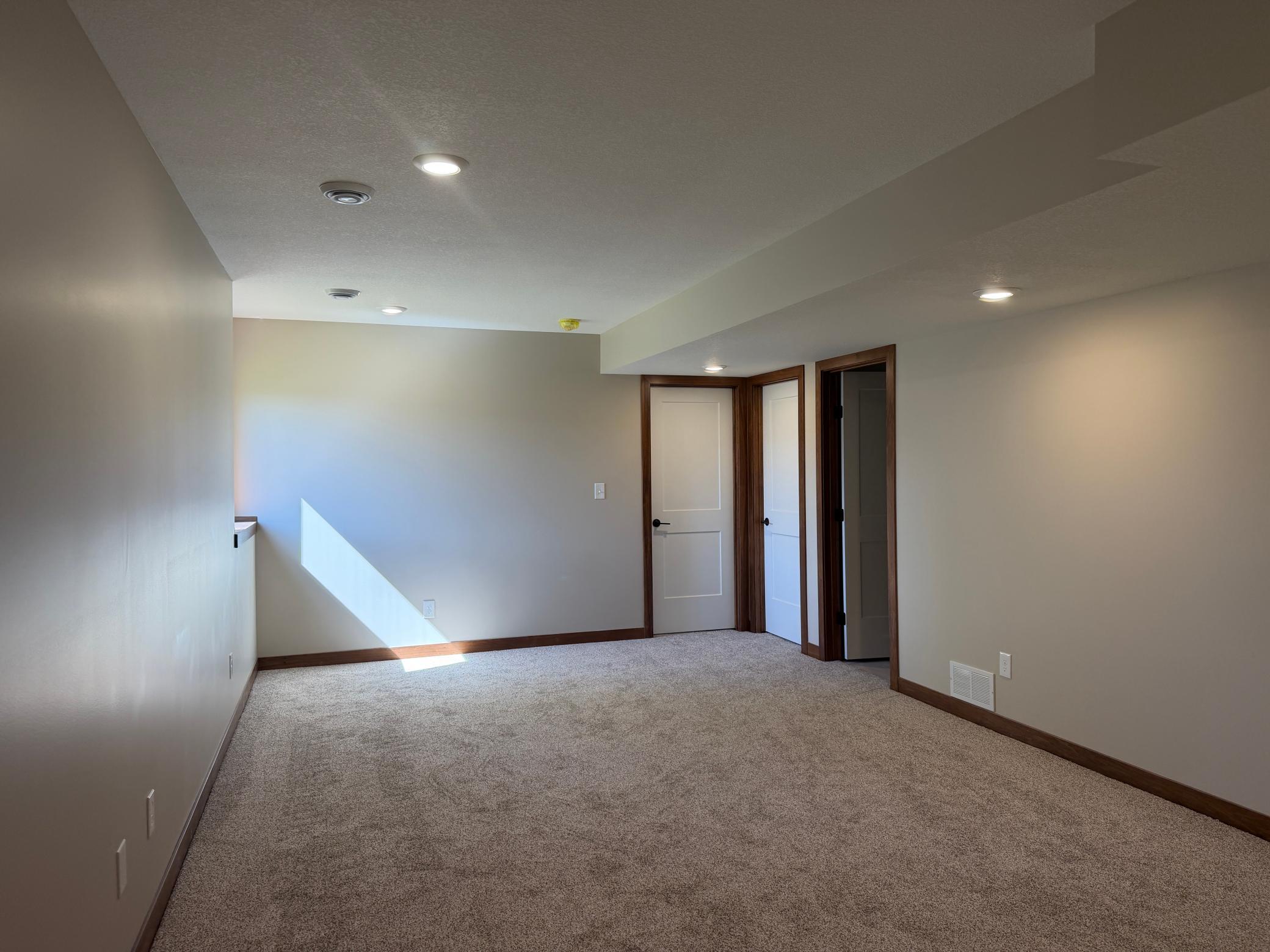 2031 20th Street E Property Photo 32
