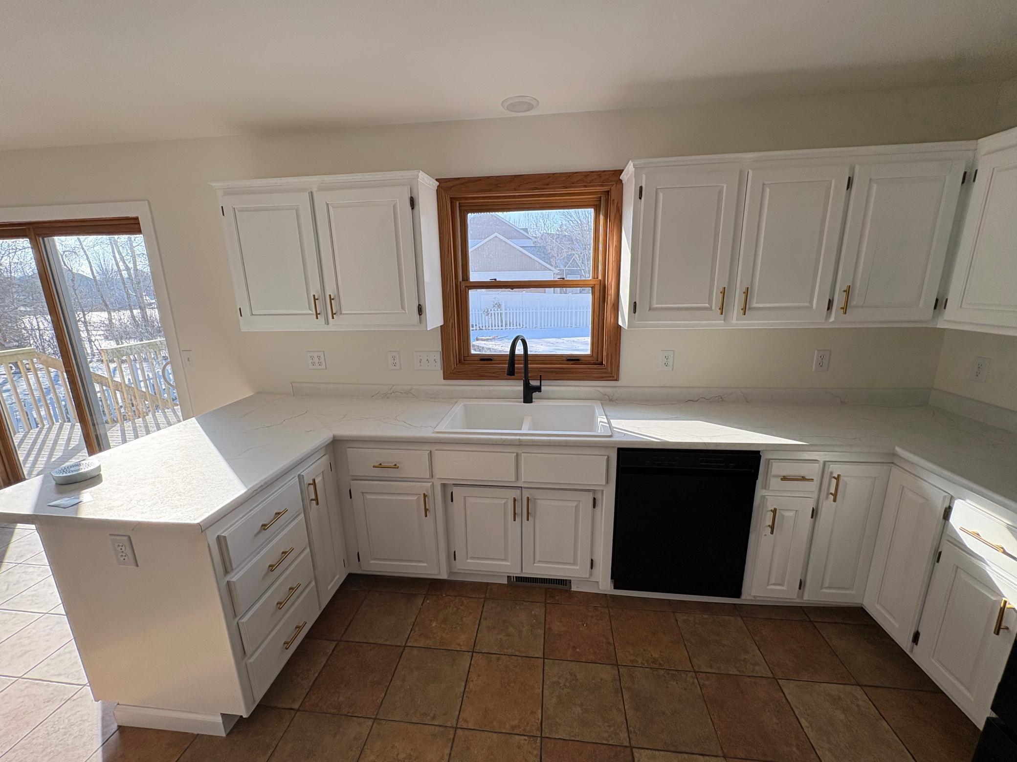 2424 Briar Oakes Boulevard Property Photo 10