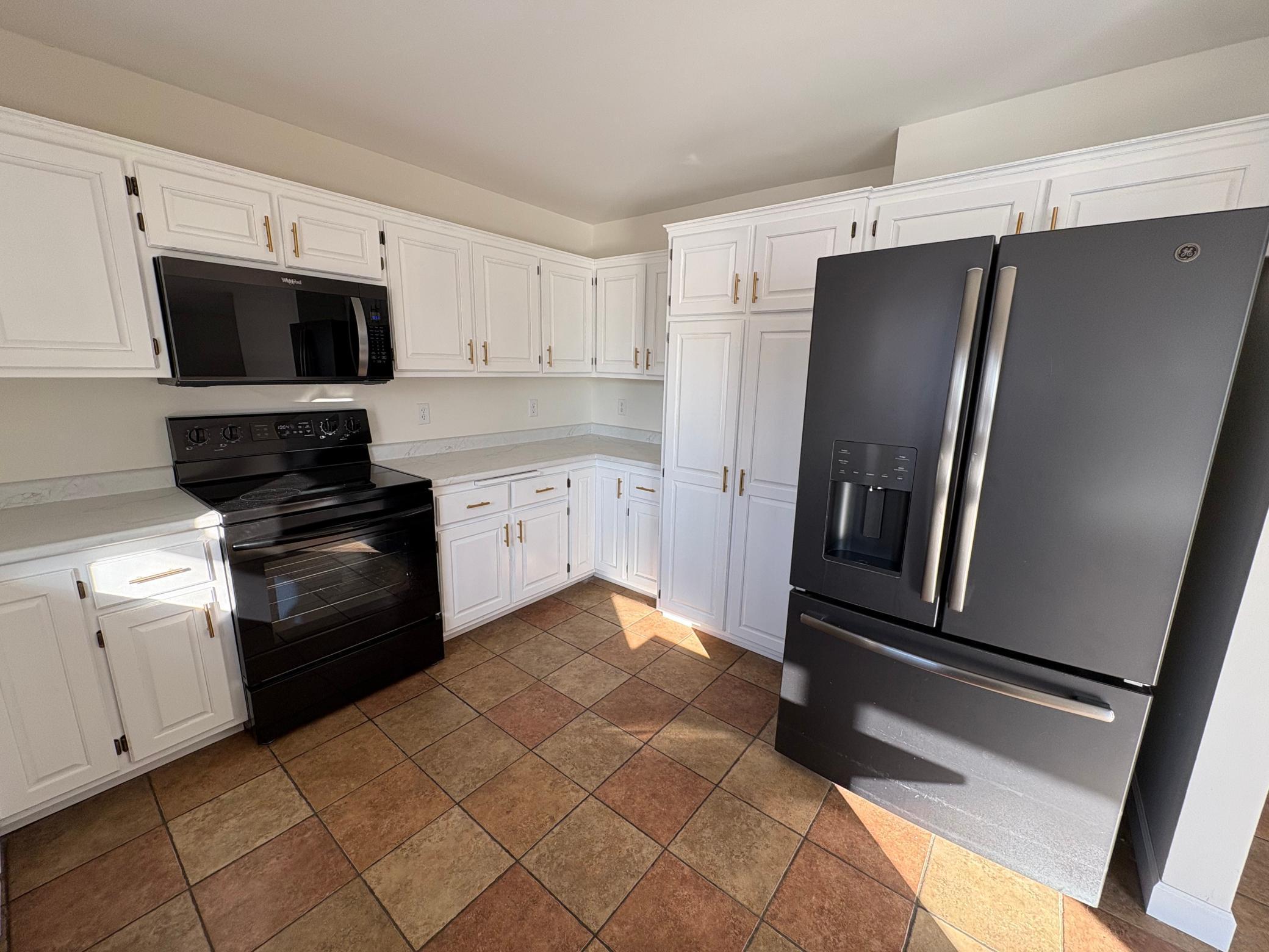 2424 Briar Oakes Boulevard Property Photo 12