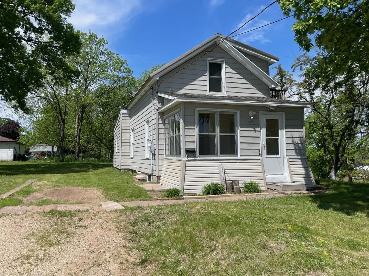 1109 3rd Street W Property Photo 1