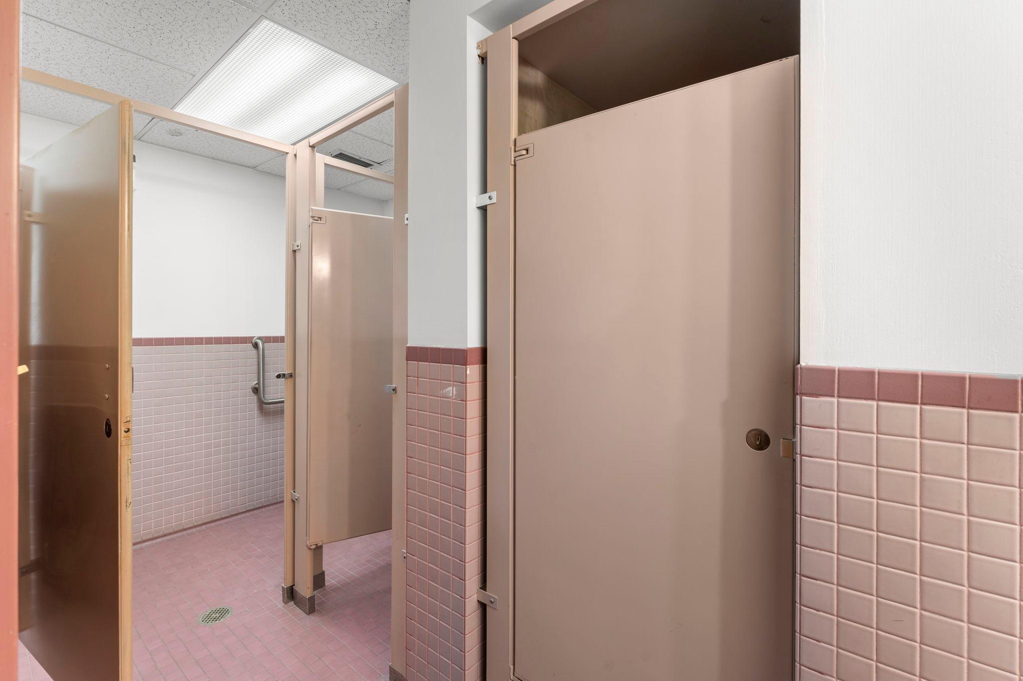 102/106 N Washington Street Property Photo 34