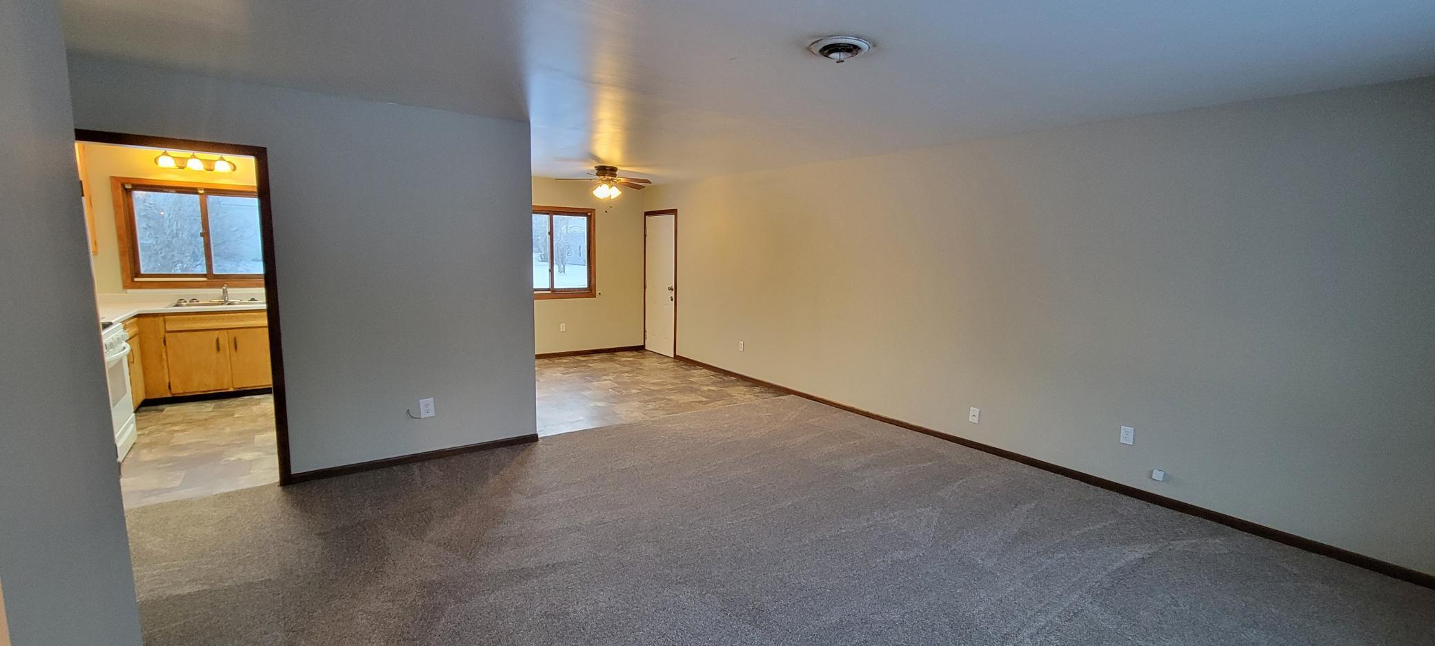 412 E Hamilton Avenue Property Photo 4