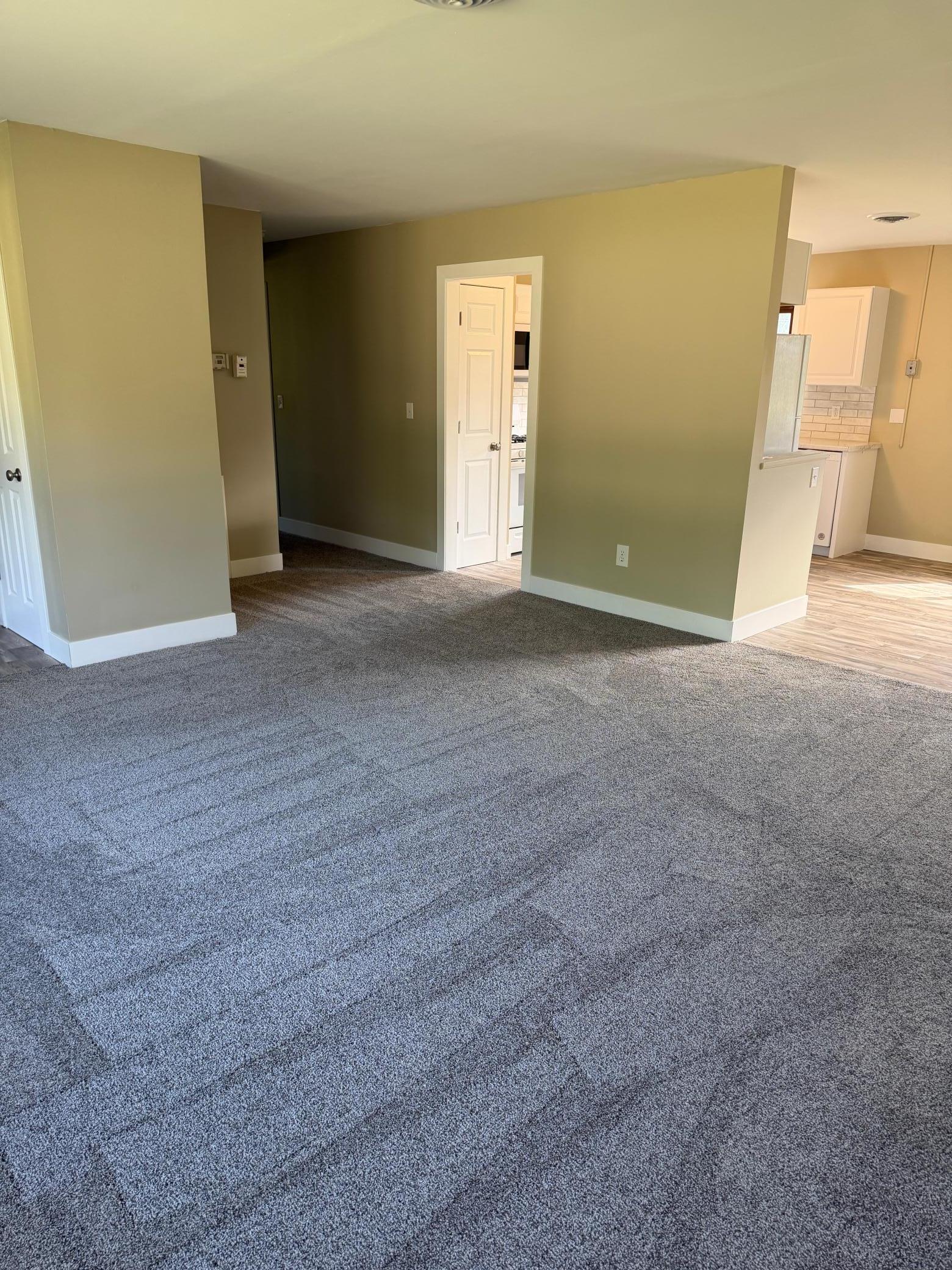 412 E Hamilton Avenue Property Photo 4