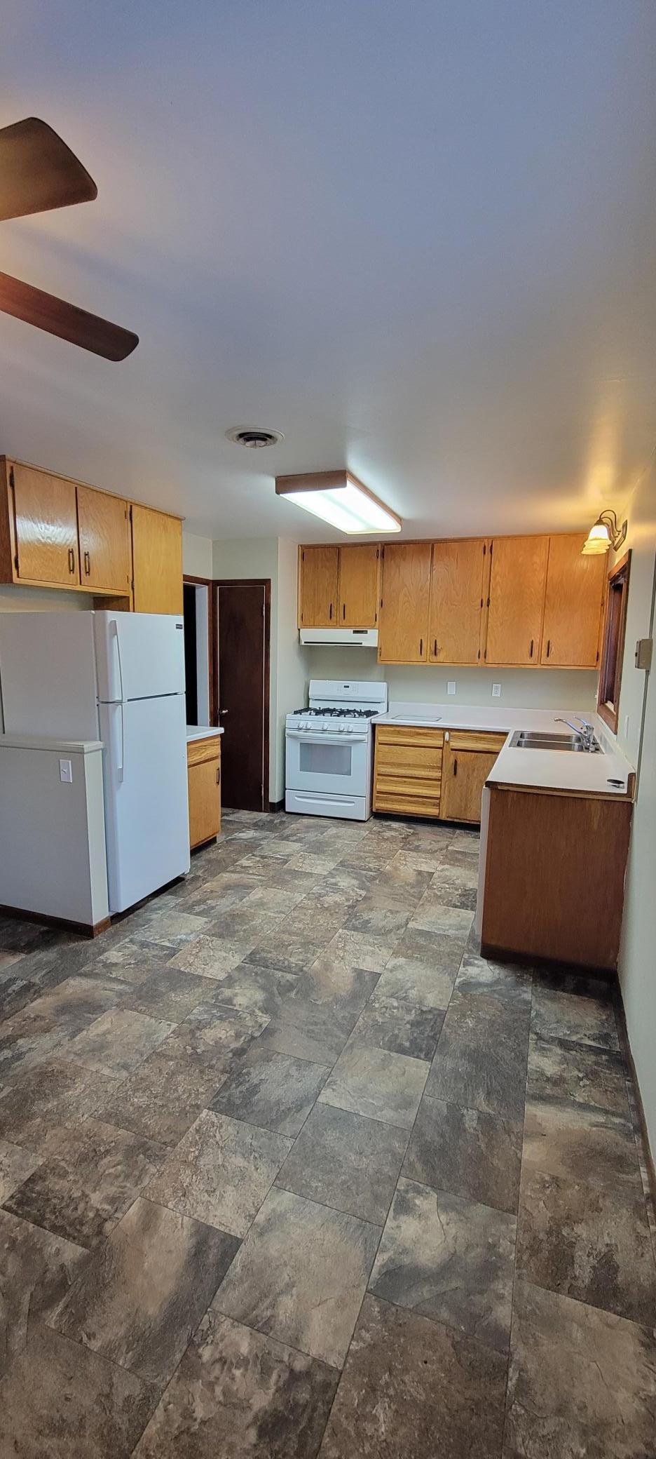 412 E Hamilton Avenue Property Photo 7