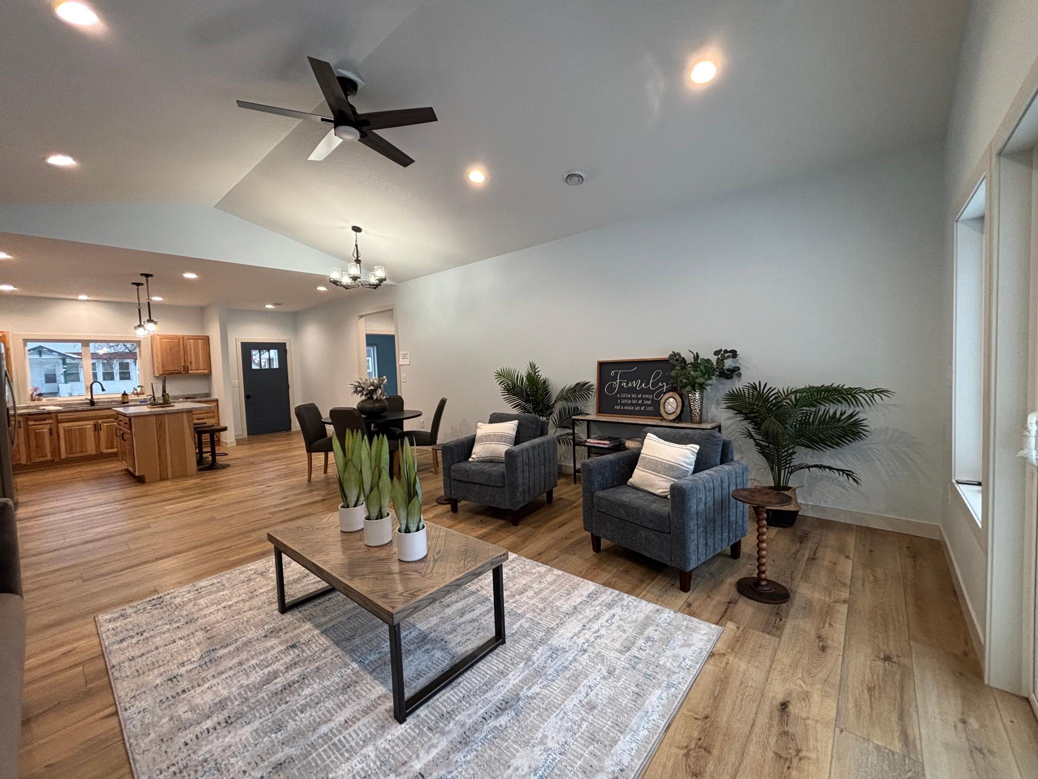 16 Tower Street Property Photo 9