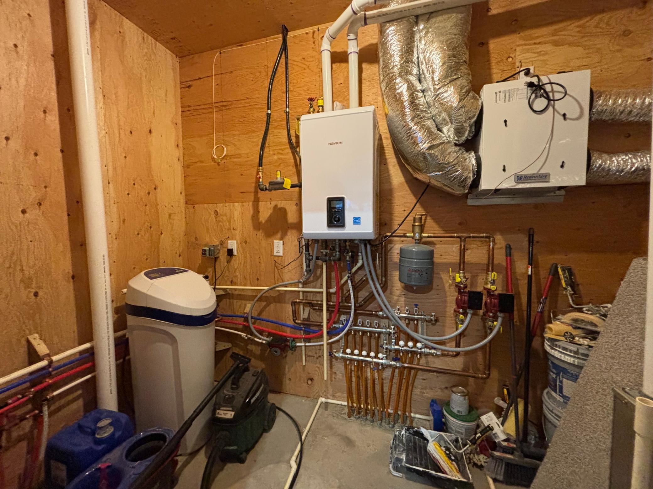 16 Tower Street Property Photo 34