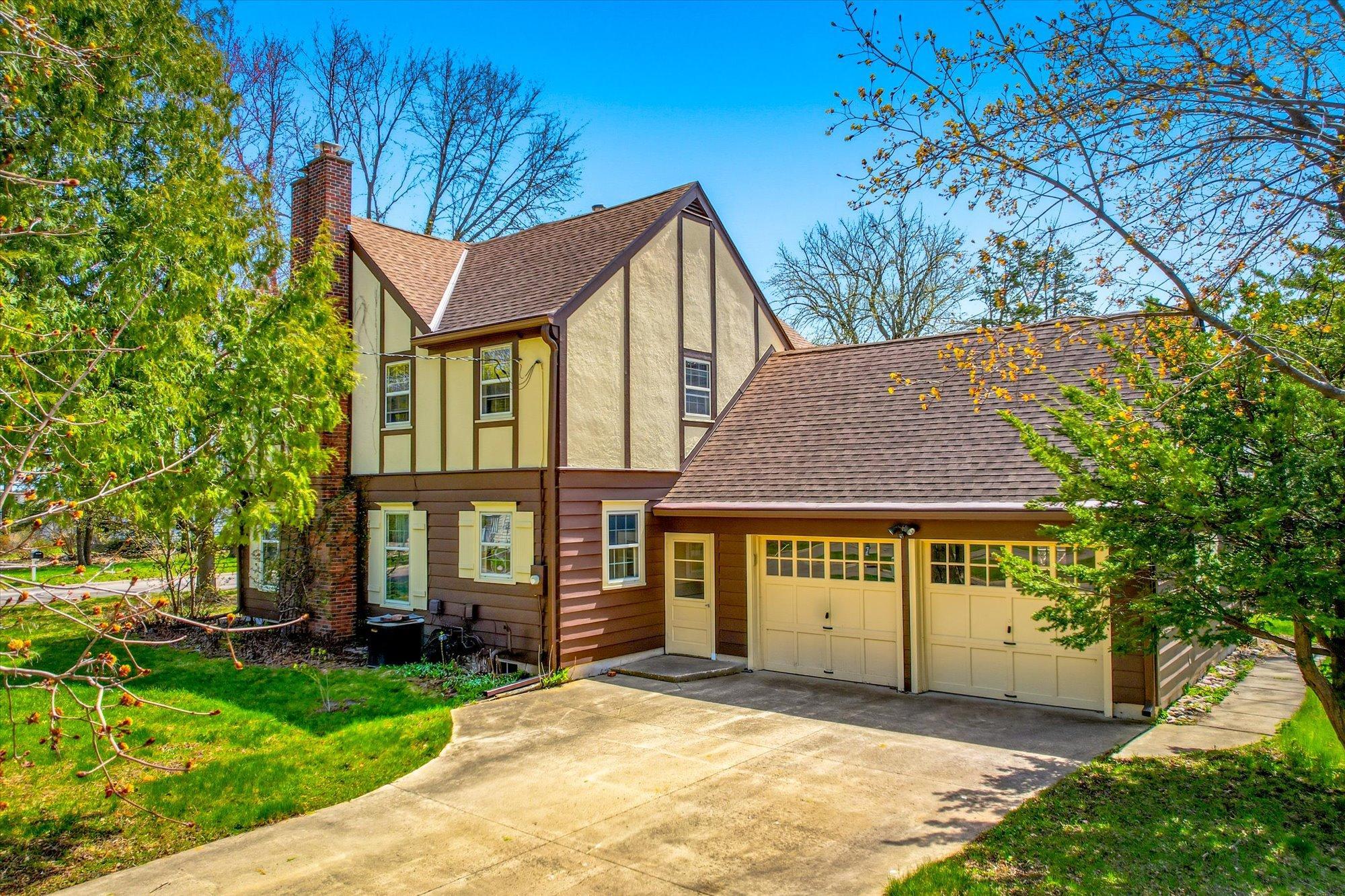 1027 Cedar Avenue