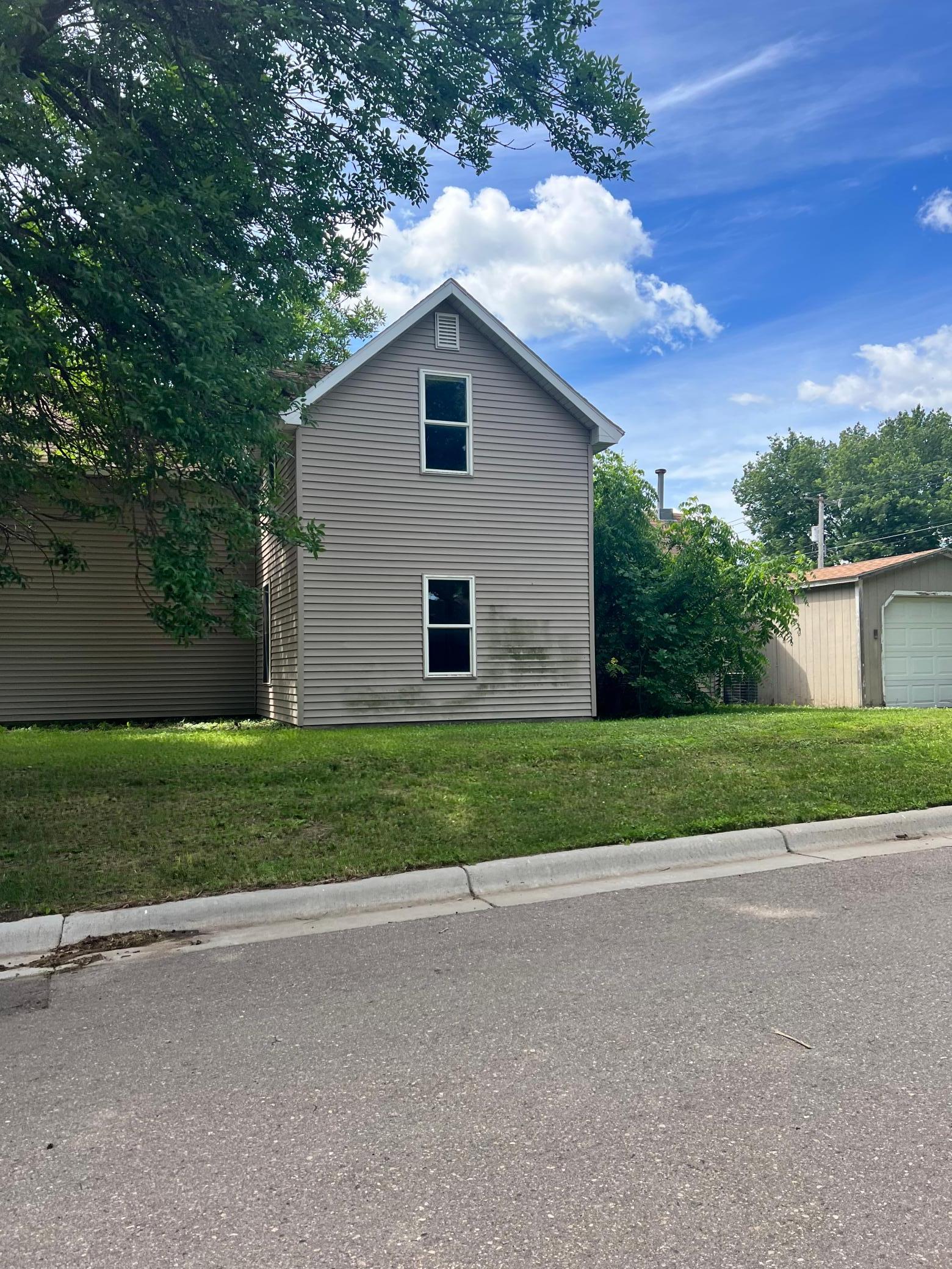 310 6th Street Property Photo 3