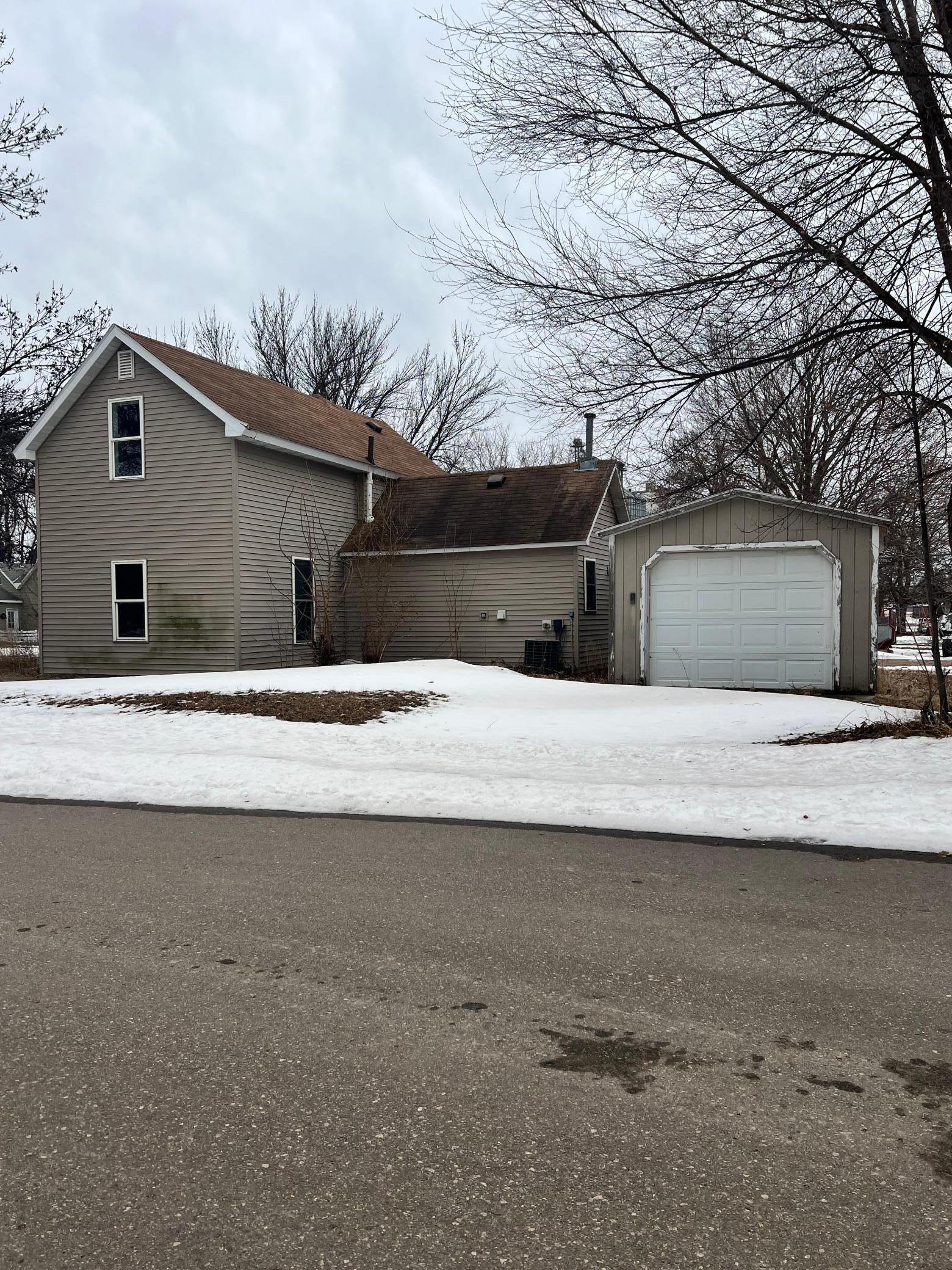 310 6th Street Property Photo 4