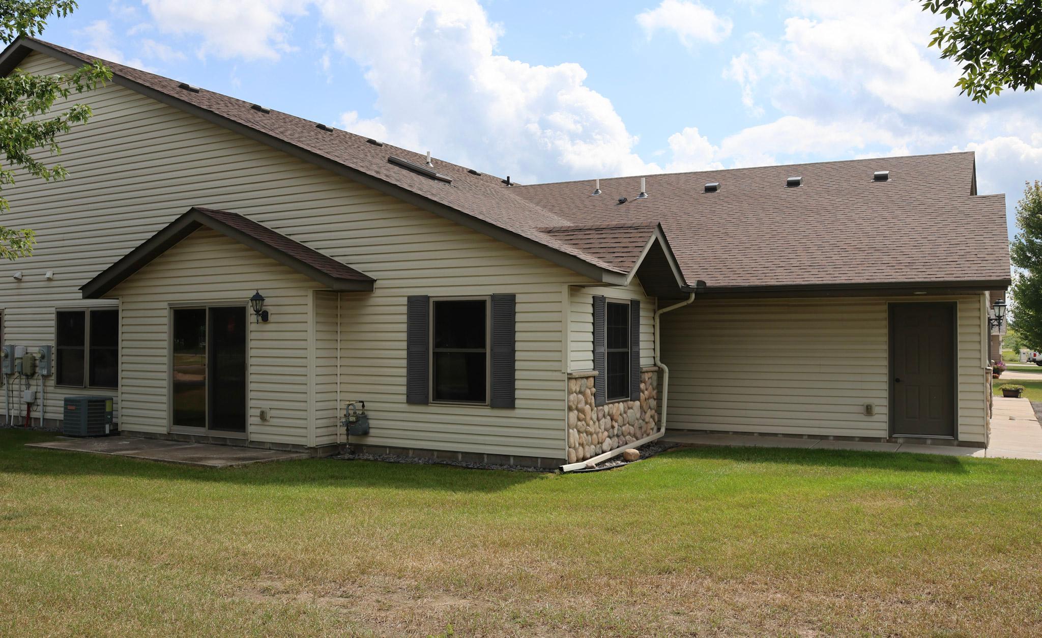811 Stonehaven Path Property Photo 3