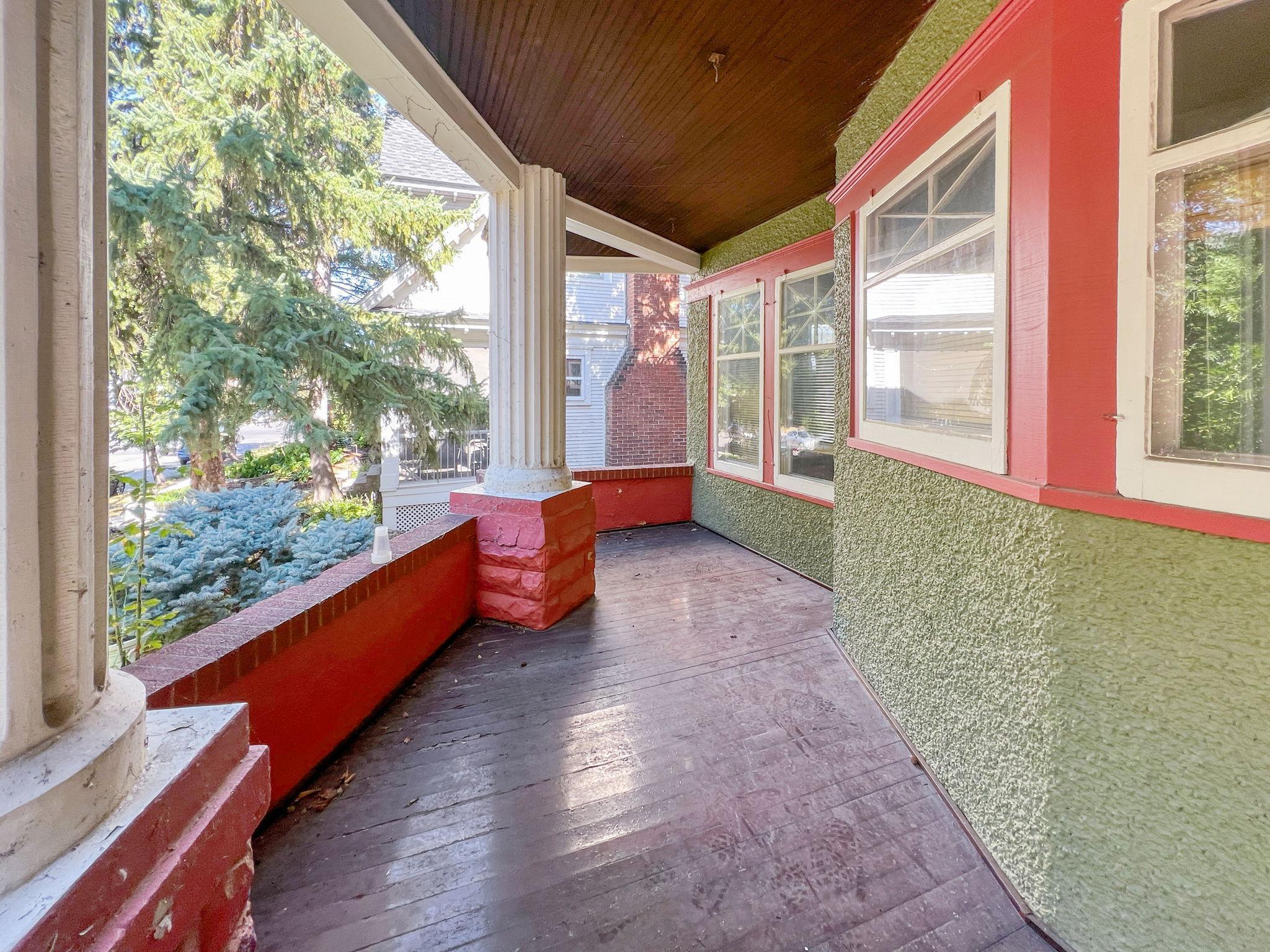 3013 James Avenue S Property Photo 3