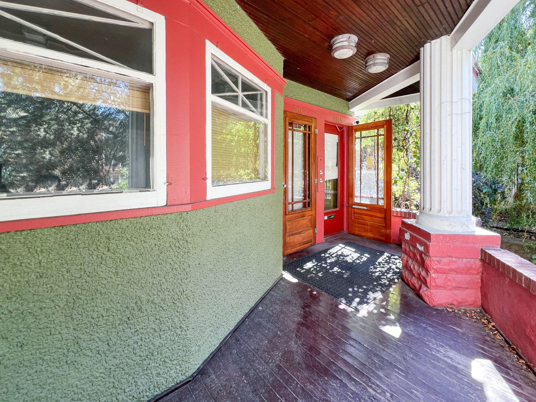 3013 James Avenue S Property Photo 4