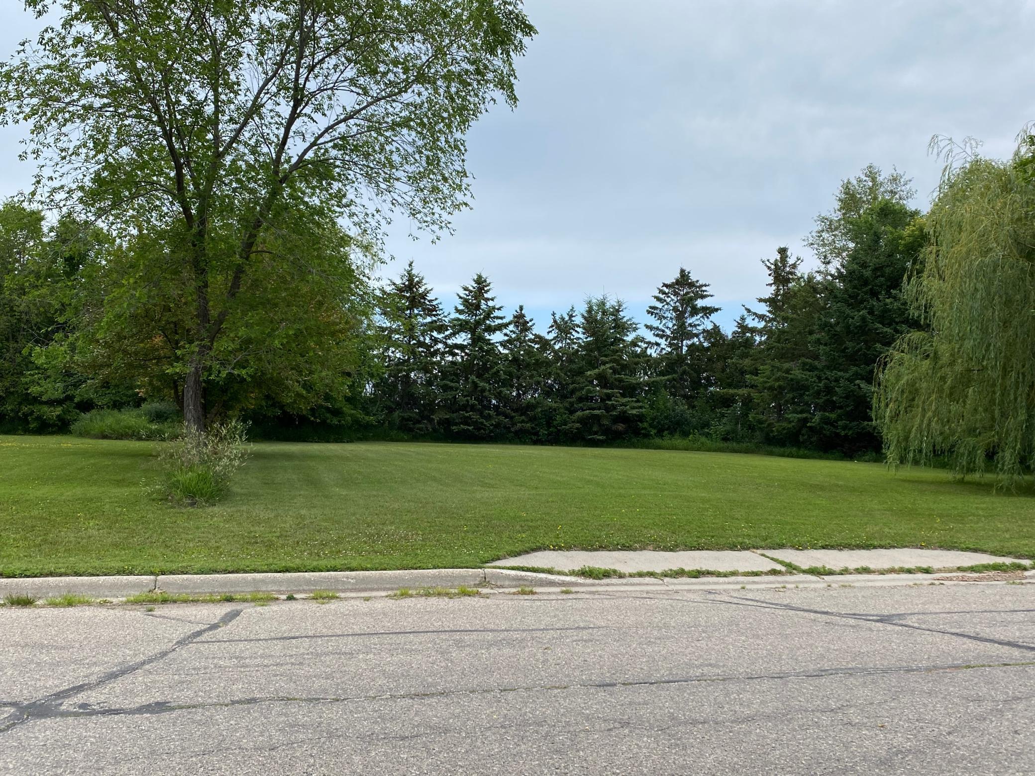 1605 Cardinal Drive N Property Photo 1