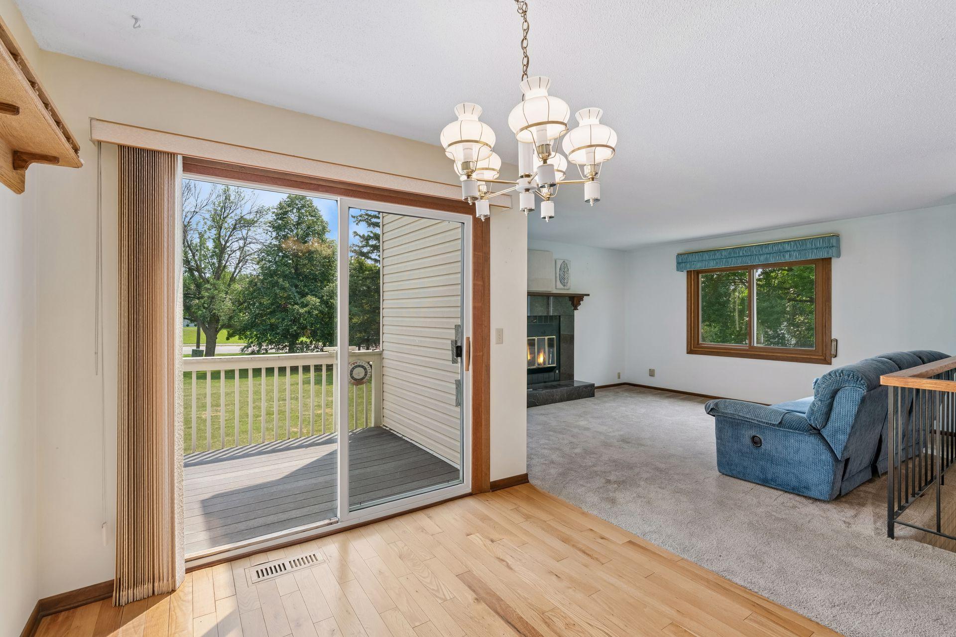 4122 Goldenrod Lane N Property Photo 4