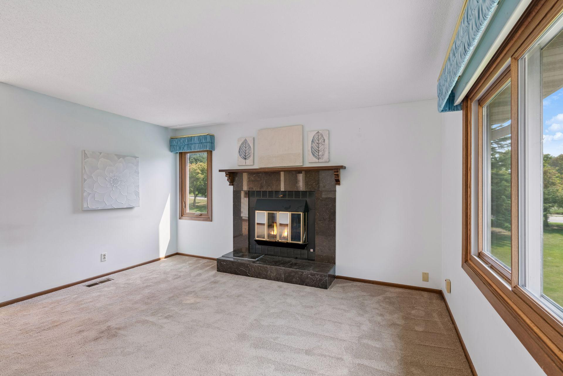 4122 Goldenrod Lane N Property Photo 5