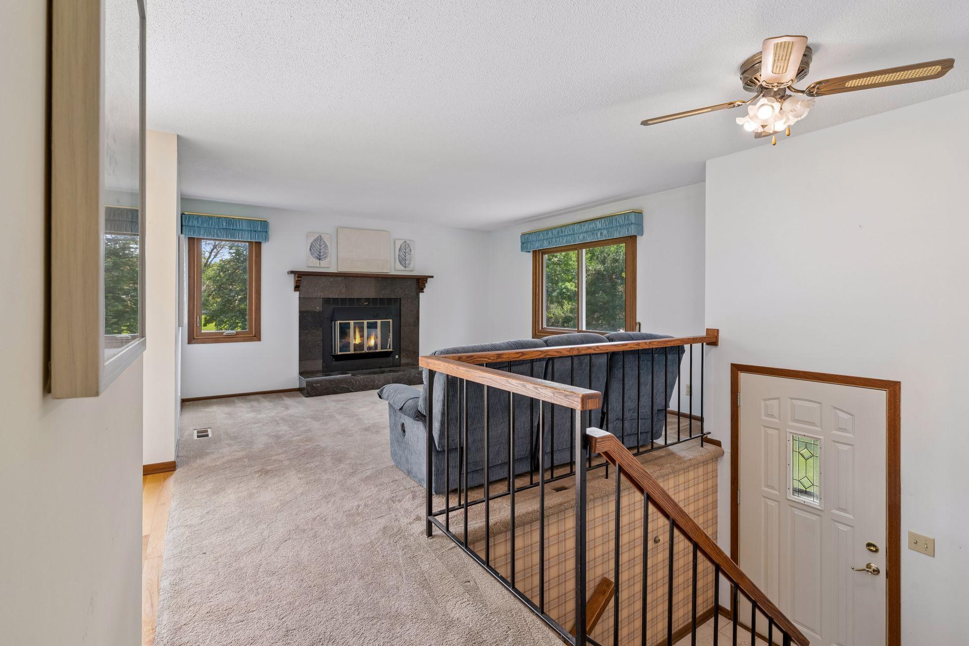 4122 Goldenrod Lane N Property Photo 6