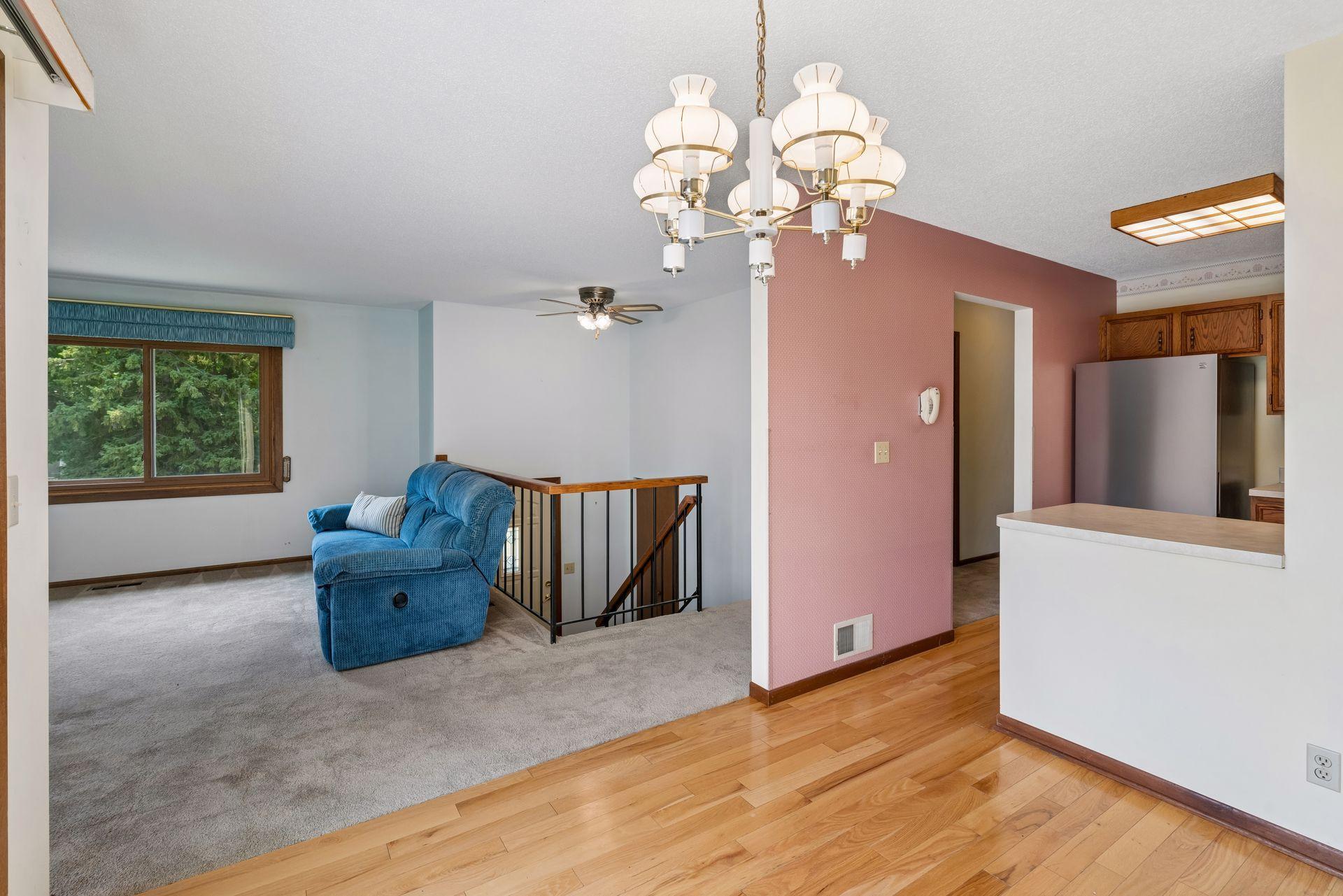 4122 Goldenrod Lane N Property Photo 7