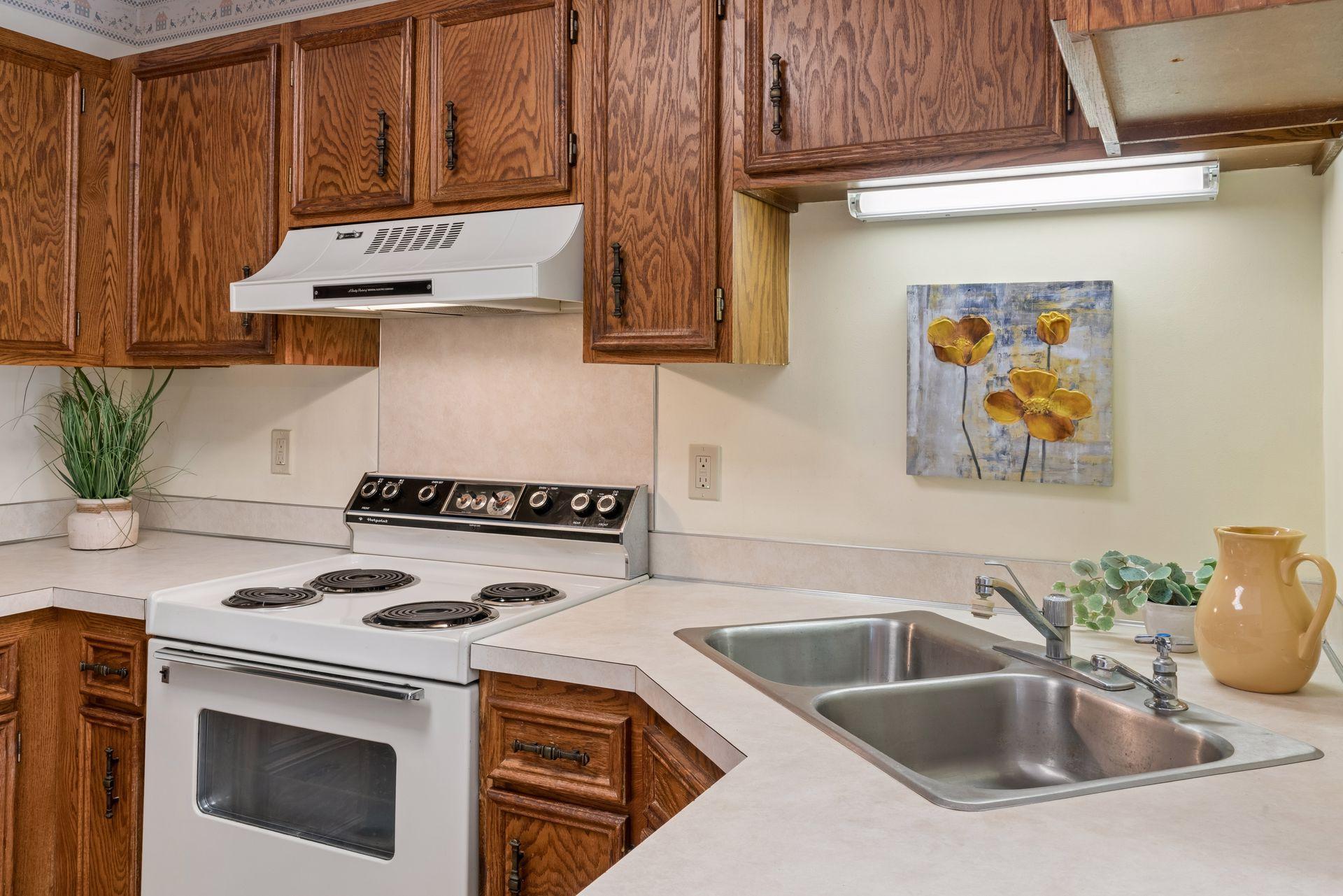 4122 Goldenrod Lane N Property Photo 9