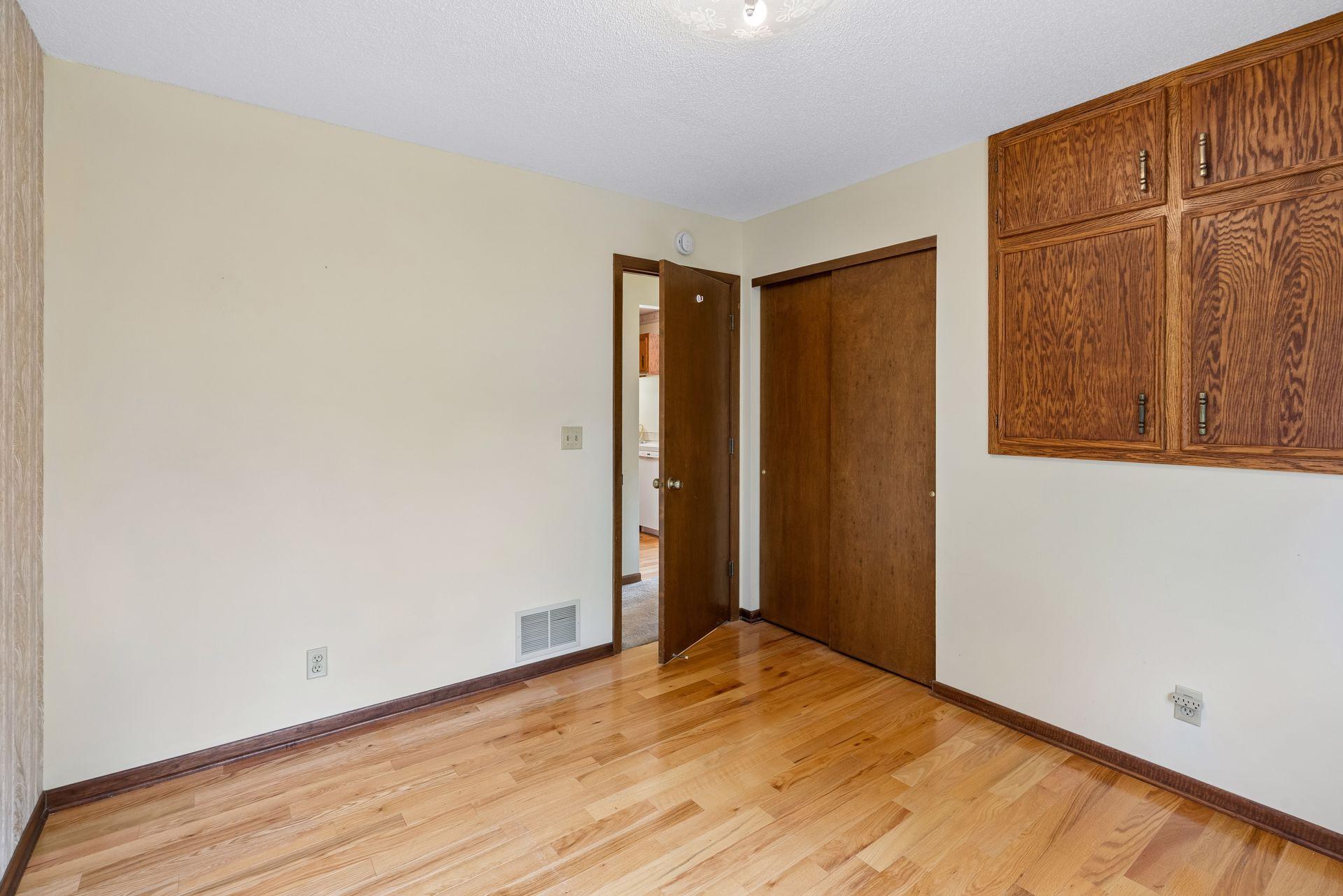 4122 Goldenrod Lane N Property Photo 19