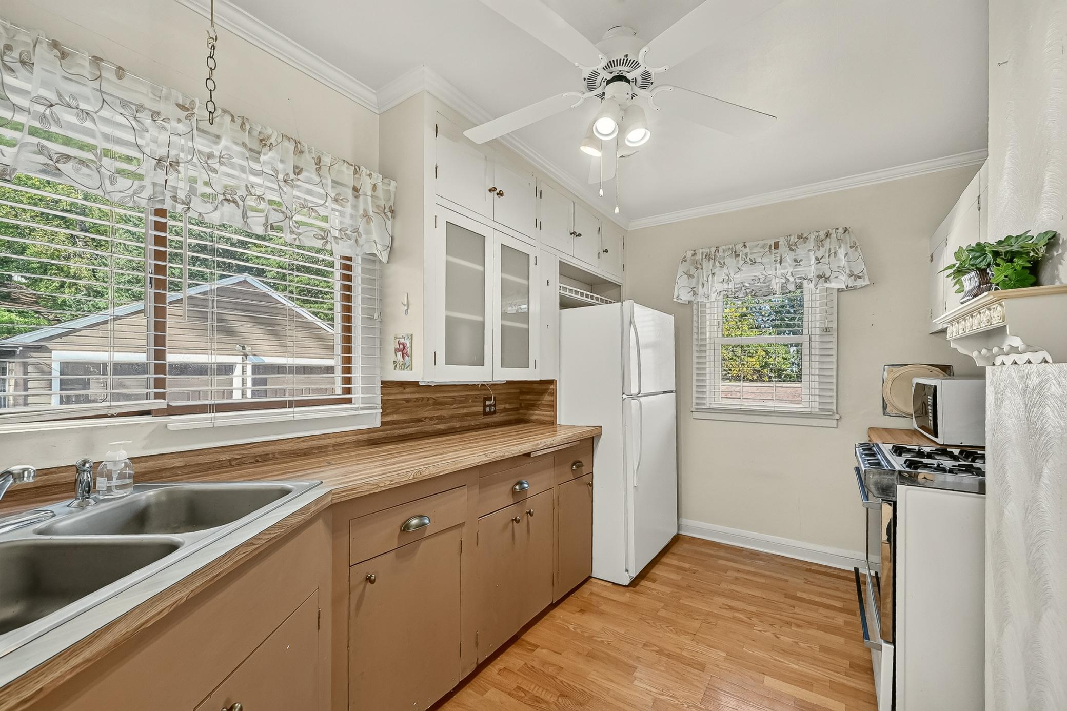 415 23rd Avenue Sw Property Photo 6