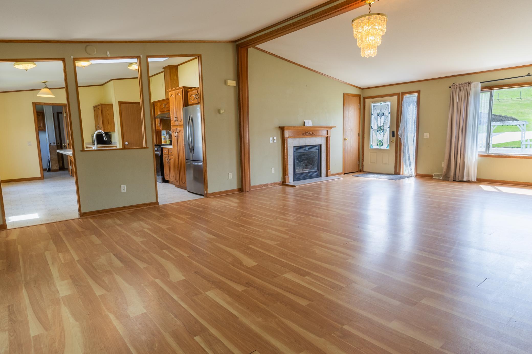 327 Parkside Drive Se Property Photo 6