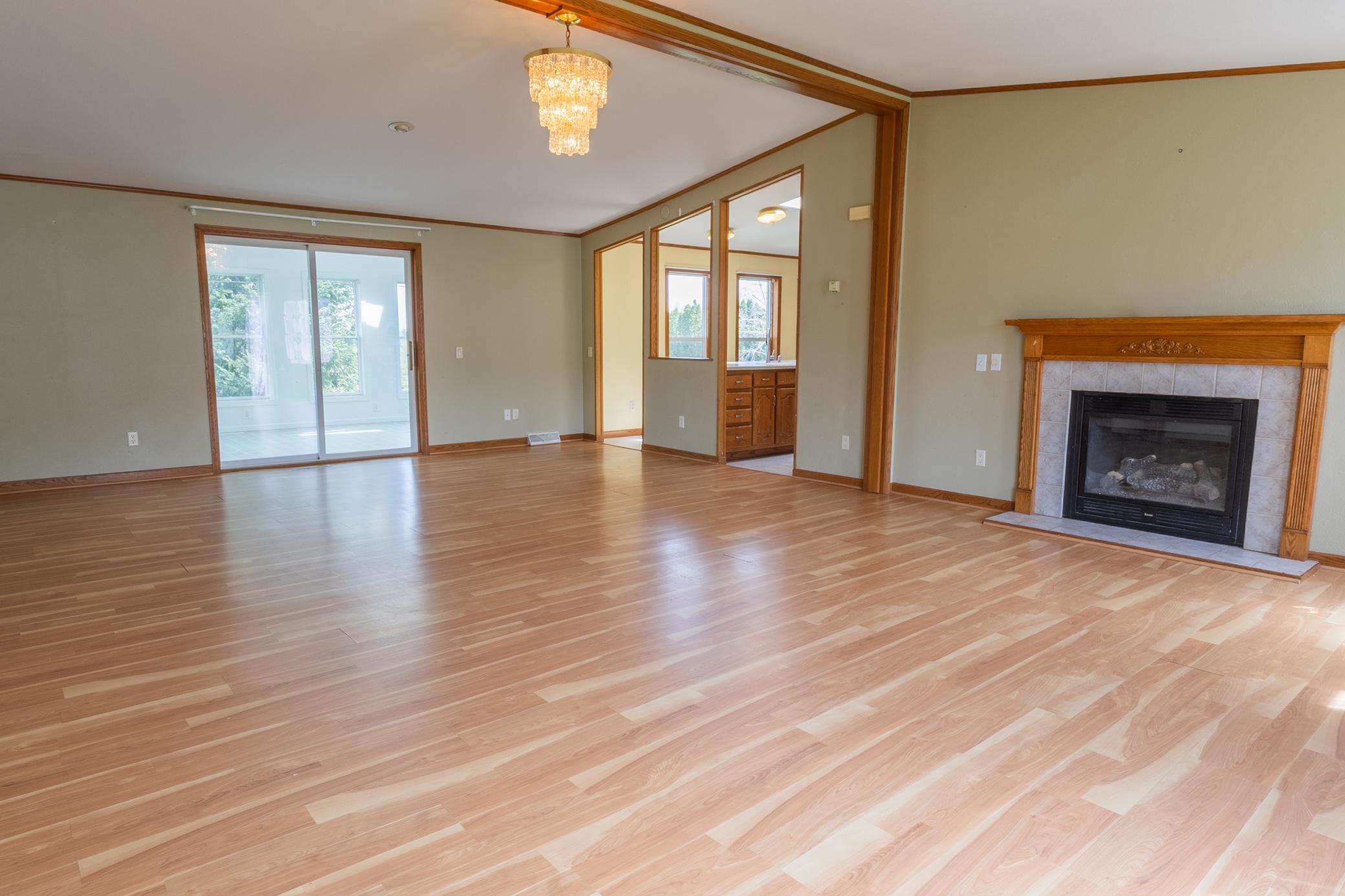 327 Parkside Drive Se Property Photo 7