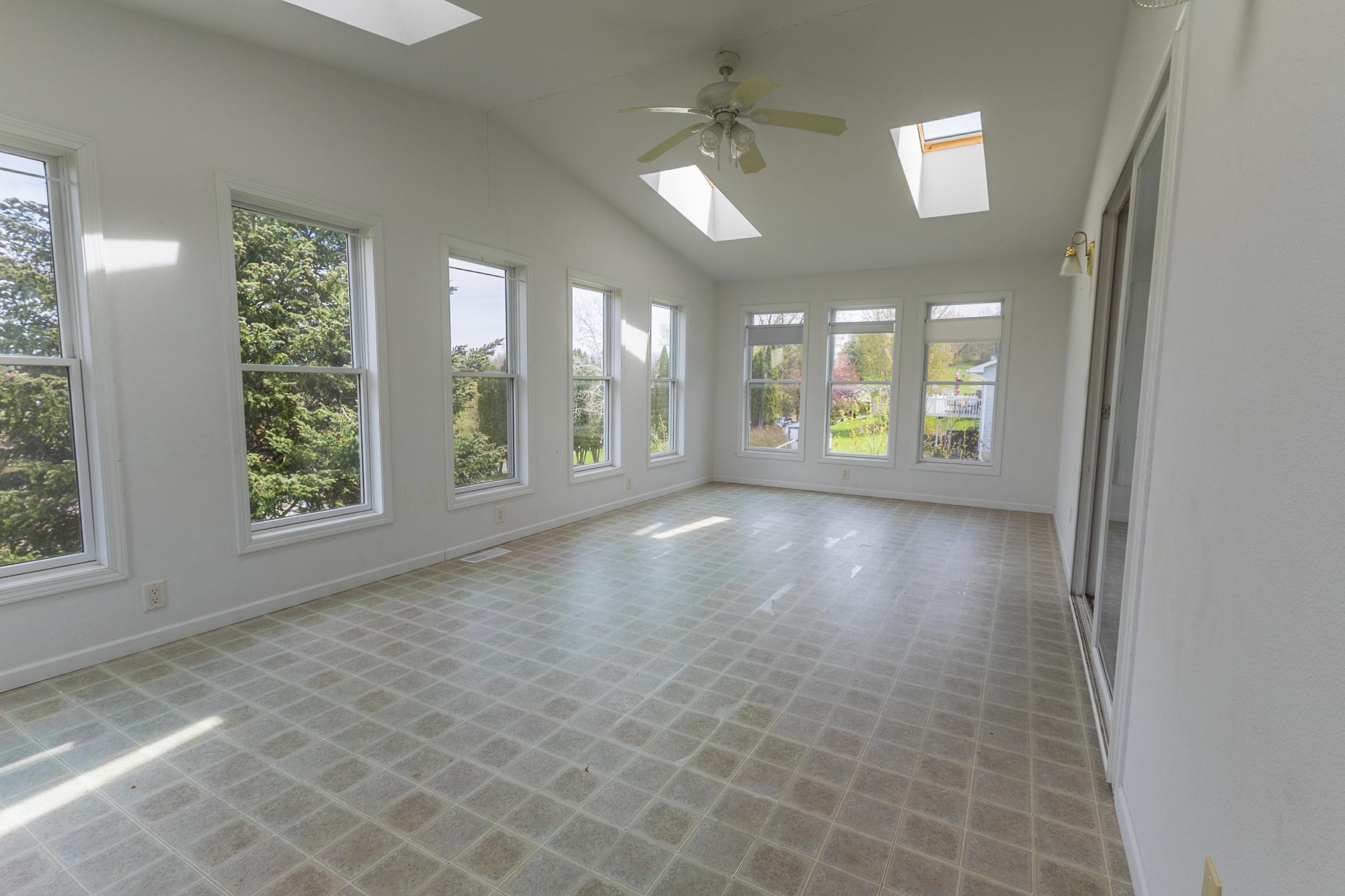 327 Parkside Drive Se Property Photo 11