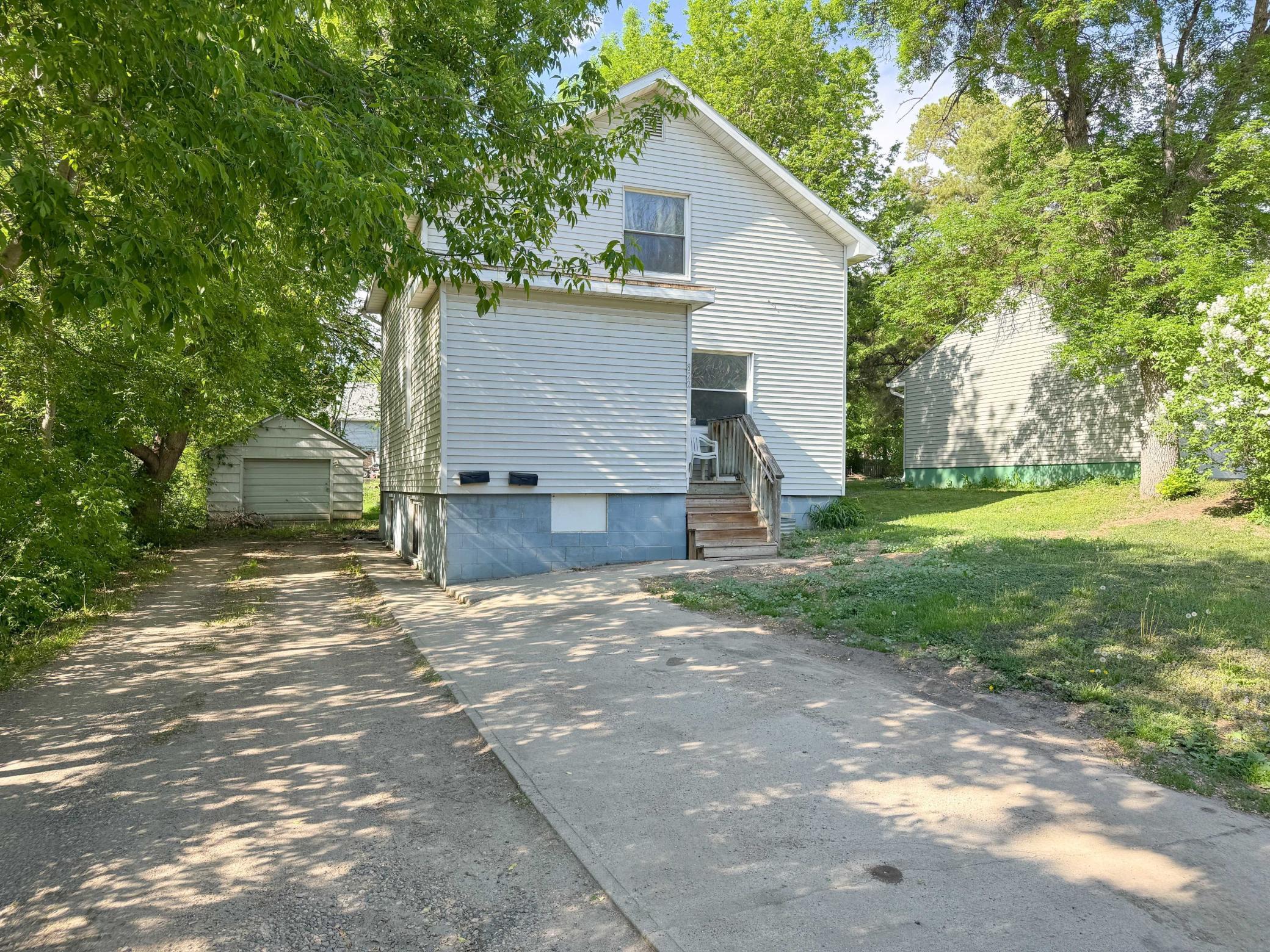 822 W Maple Avenue
