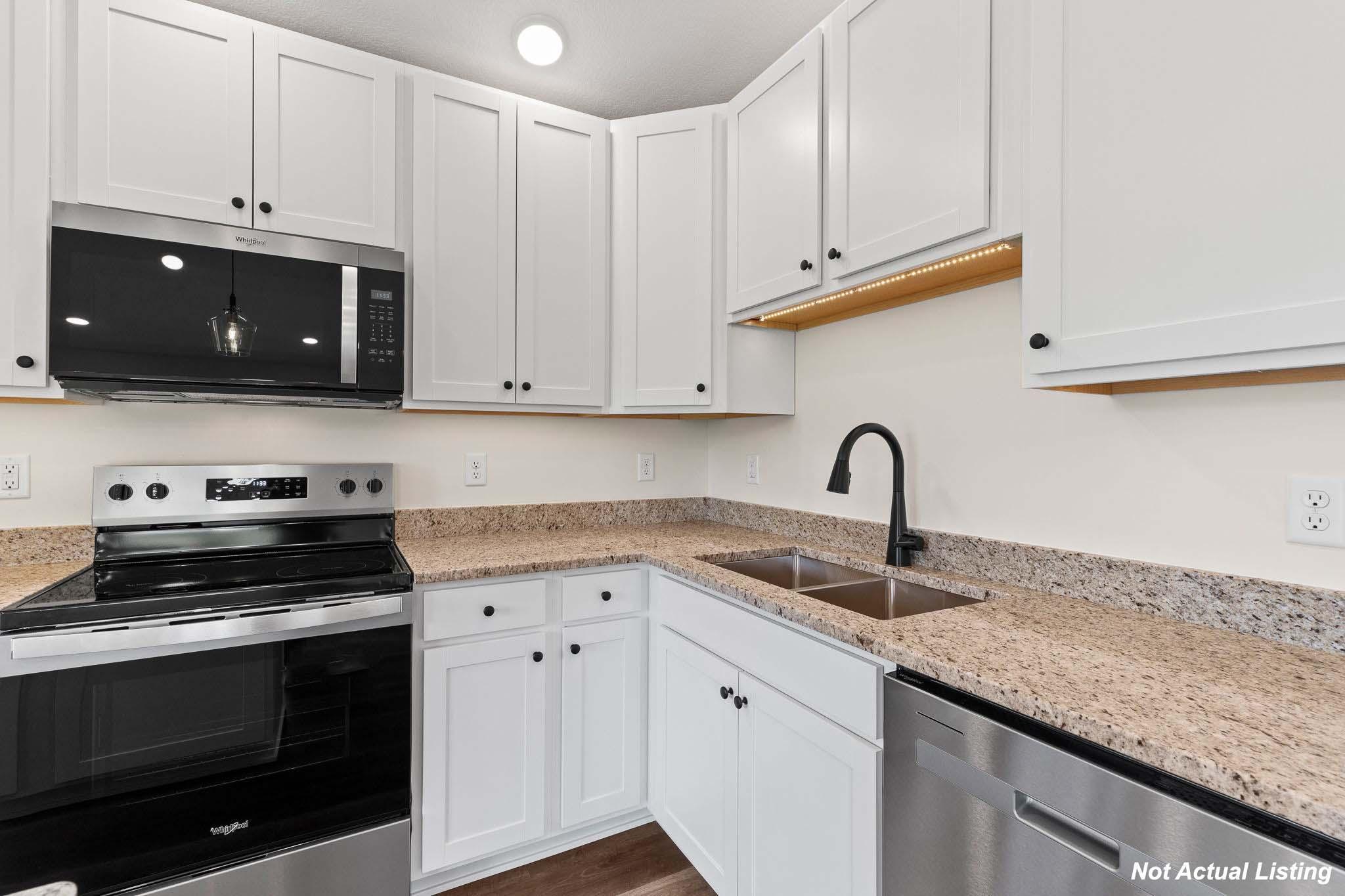 411 Finvold Street Property Photo 8