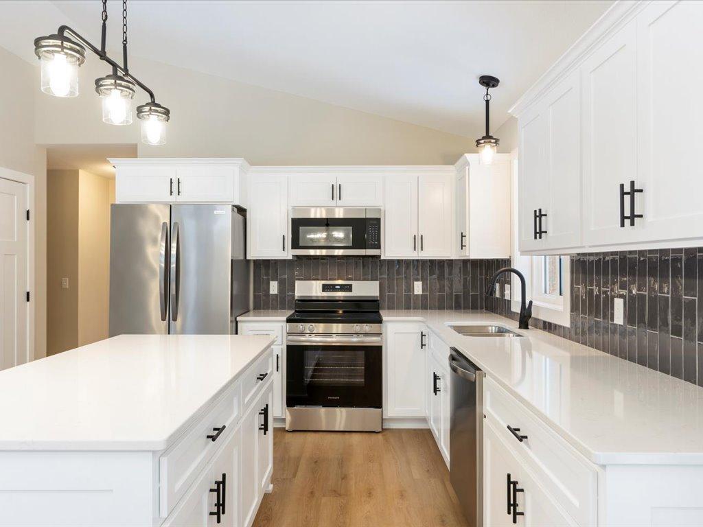 25415 Twin Leaf Circle Property Photo 3