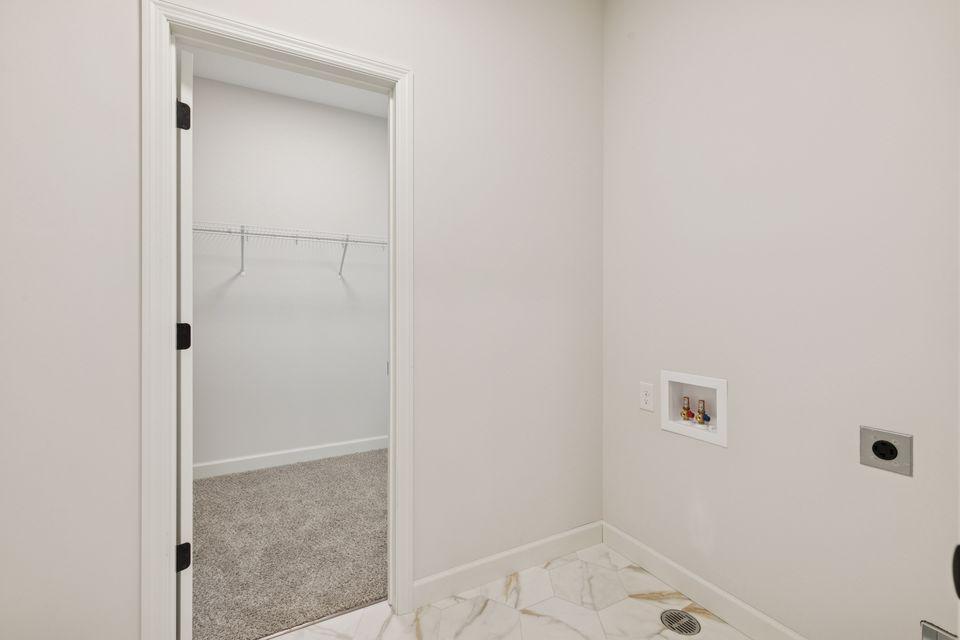 20104 Globe Drive Property Photo 16