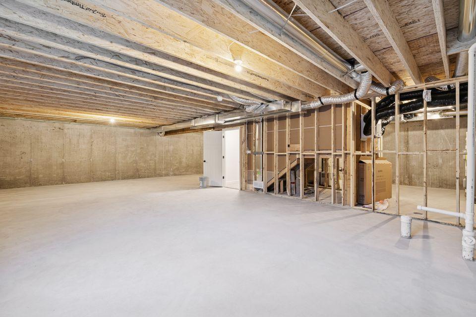20104 Globe Drive Property Photo 24