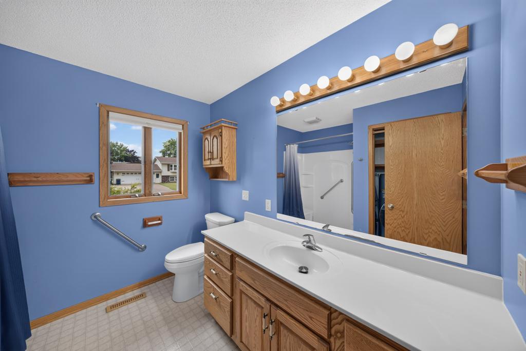 302 Cross Street Property Photo 37
