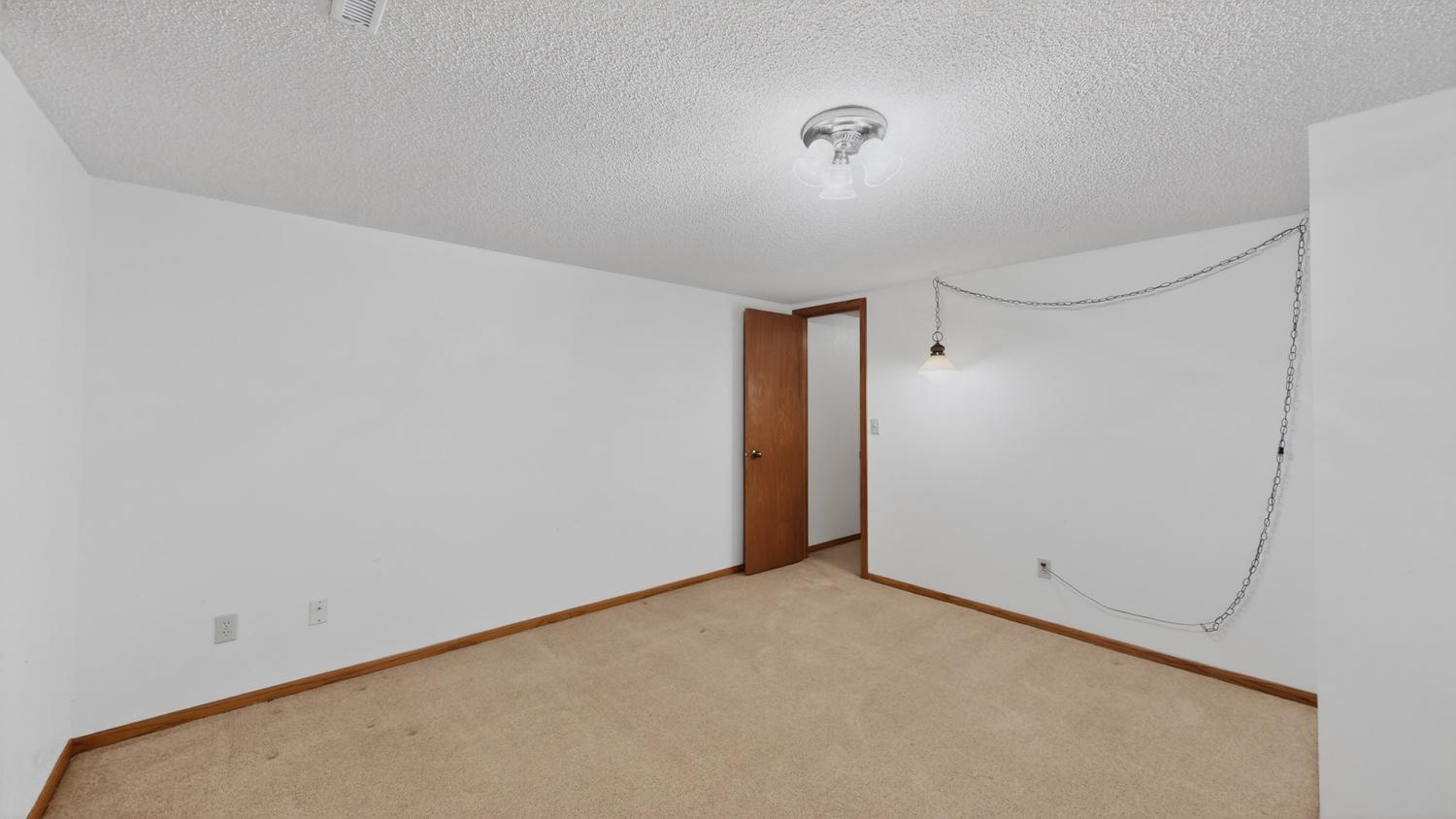 302 Cross Street Property Photo 43
