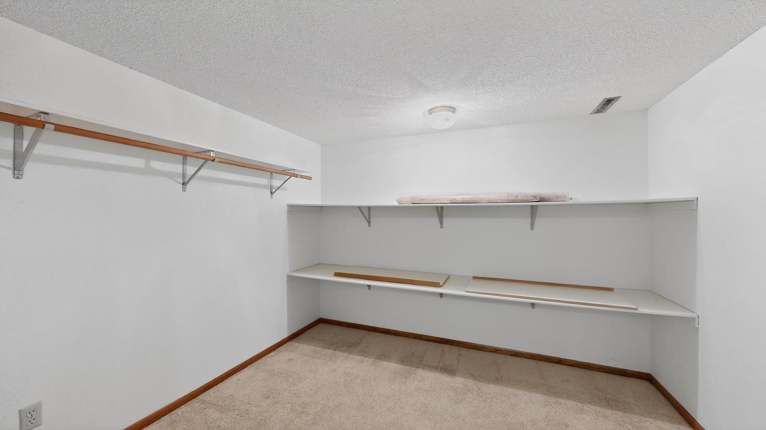 302 Cross Street Property Photo 46