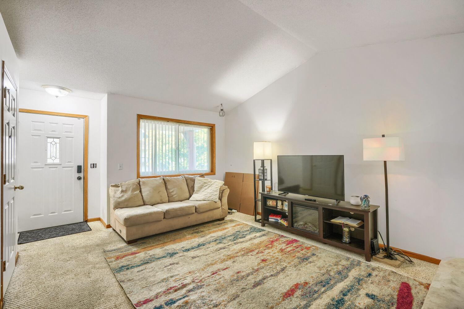 567 131st Avenue N Property Photo 6