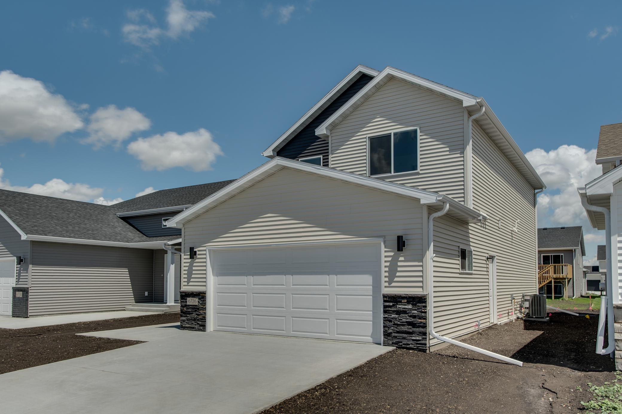 6726 Belding Drive S Property Photo 4