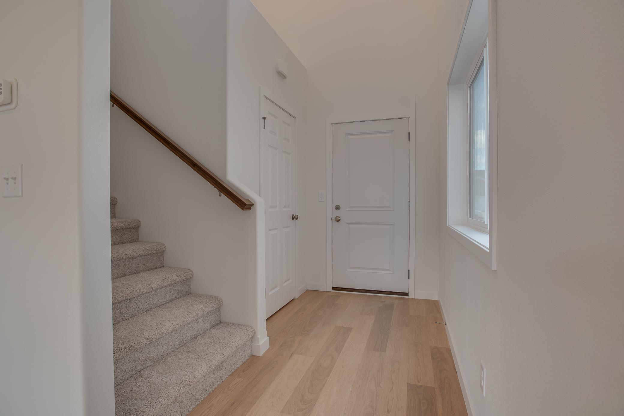 6726 Belding Drive S Property Photo 5