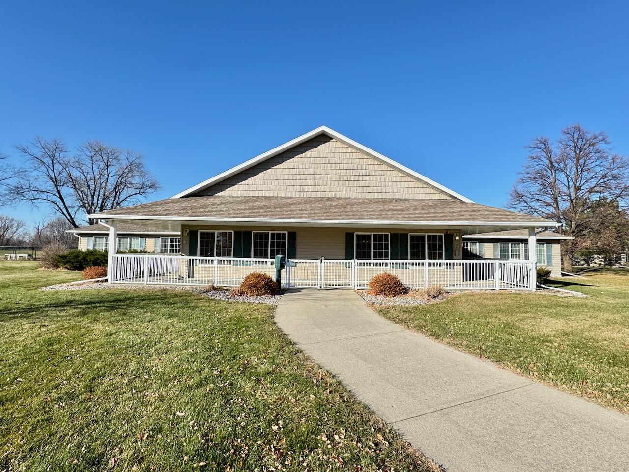 521 Oak Street Property Photo 4