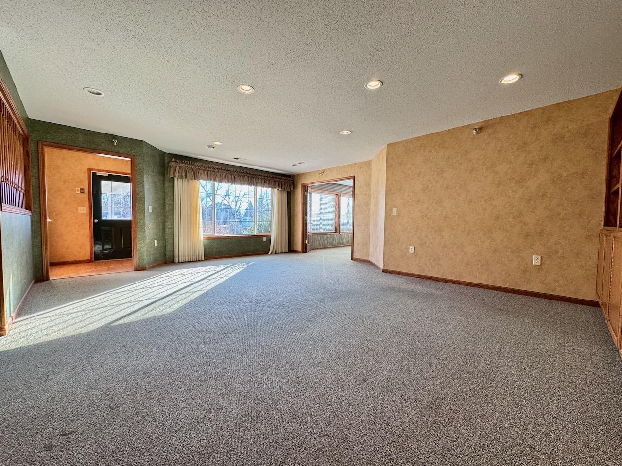 521 Oak Street Property Photo 11