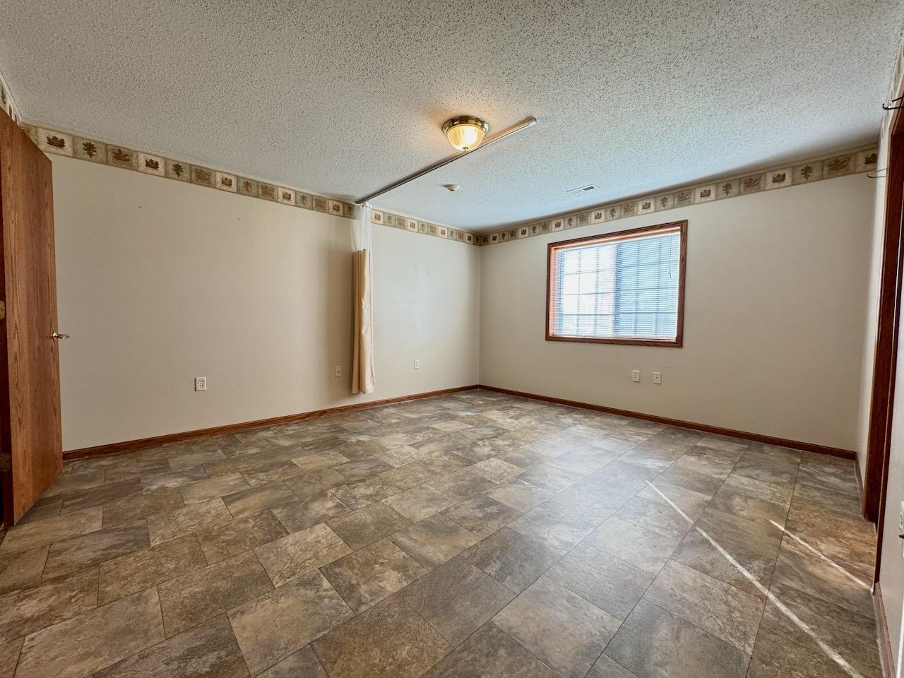 521 Oak Street Property Photo 15