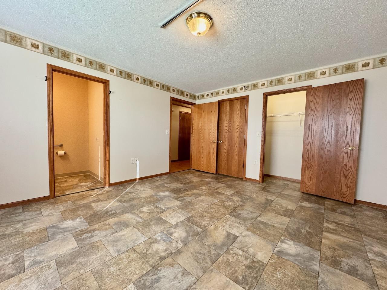 521 Oak Street Property Photo 16