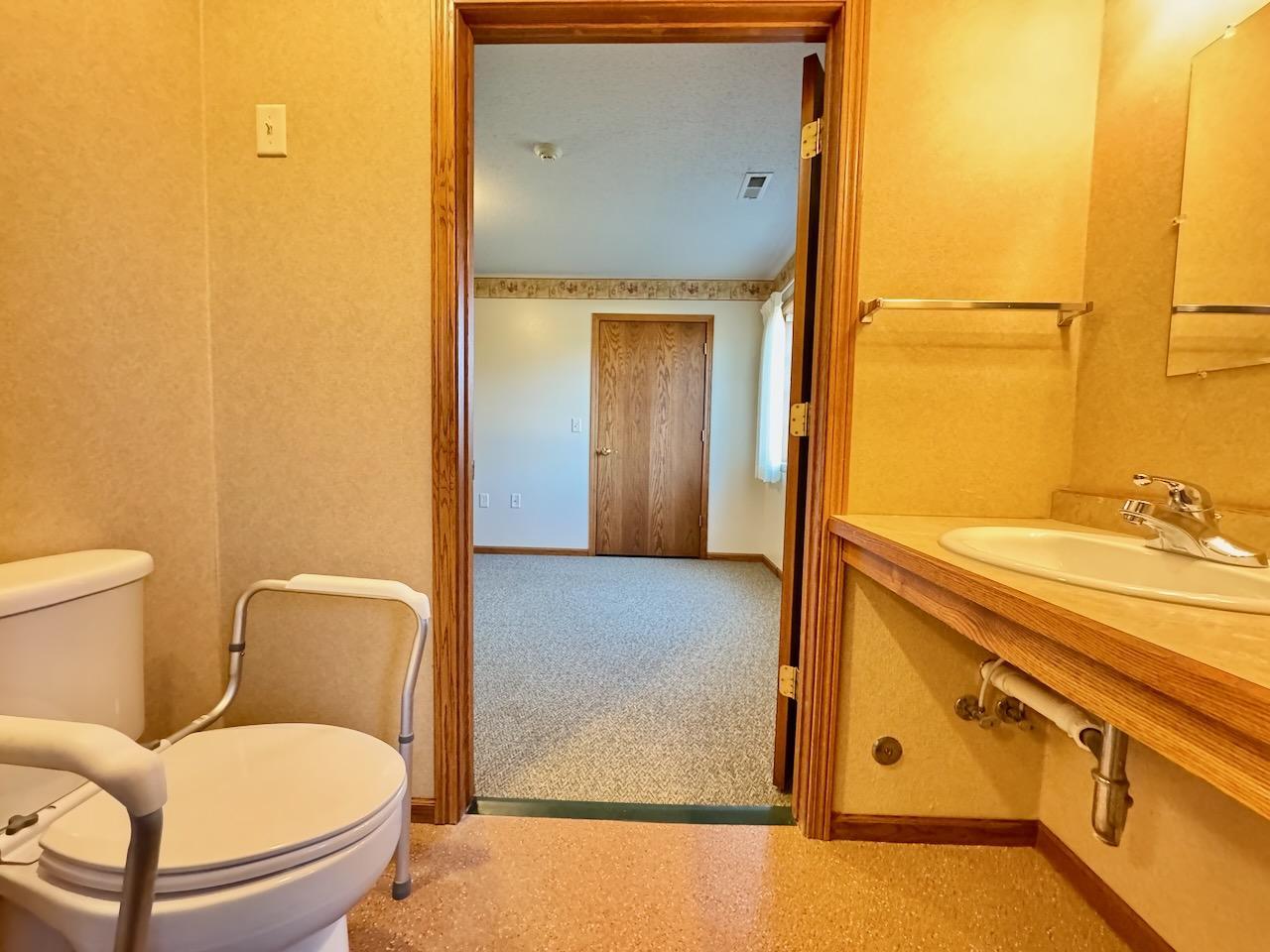 521 Oak Street Property Photo 25