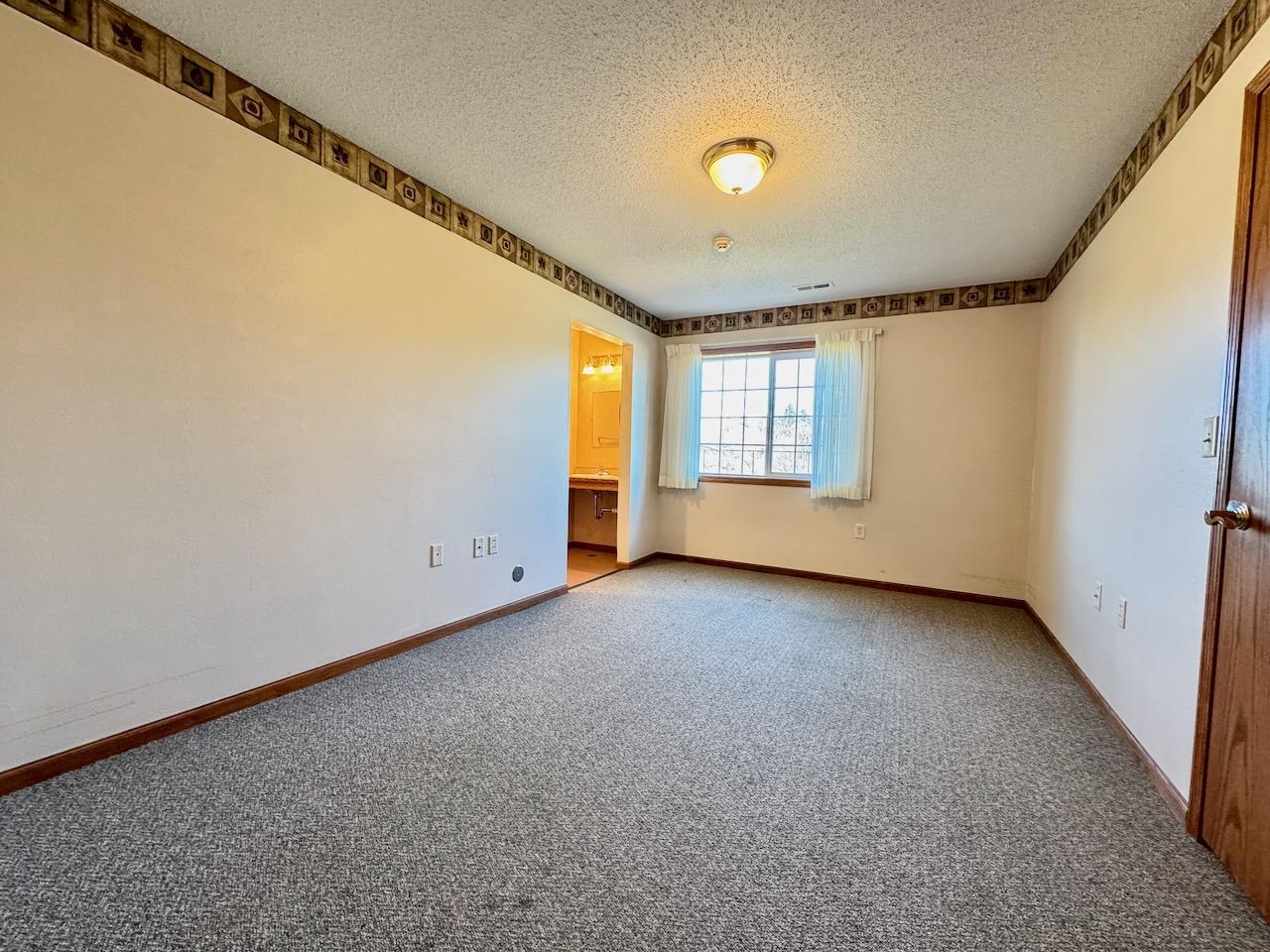 521 Oak Street Property Photo 27