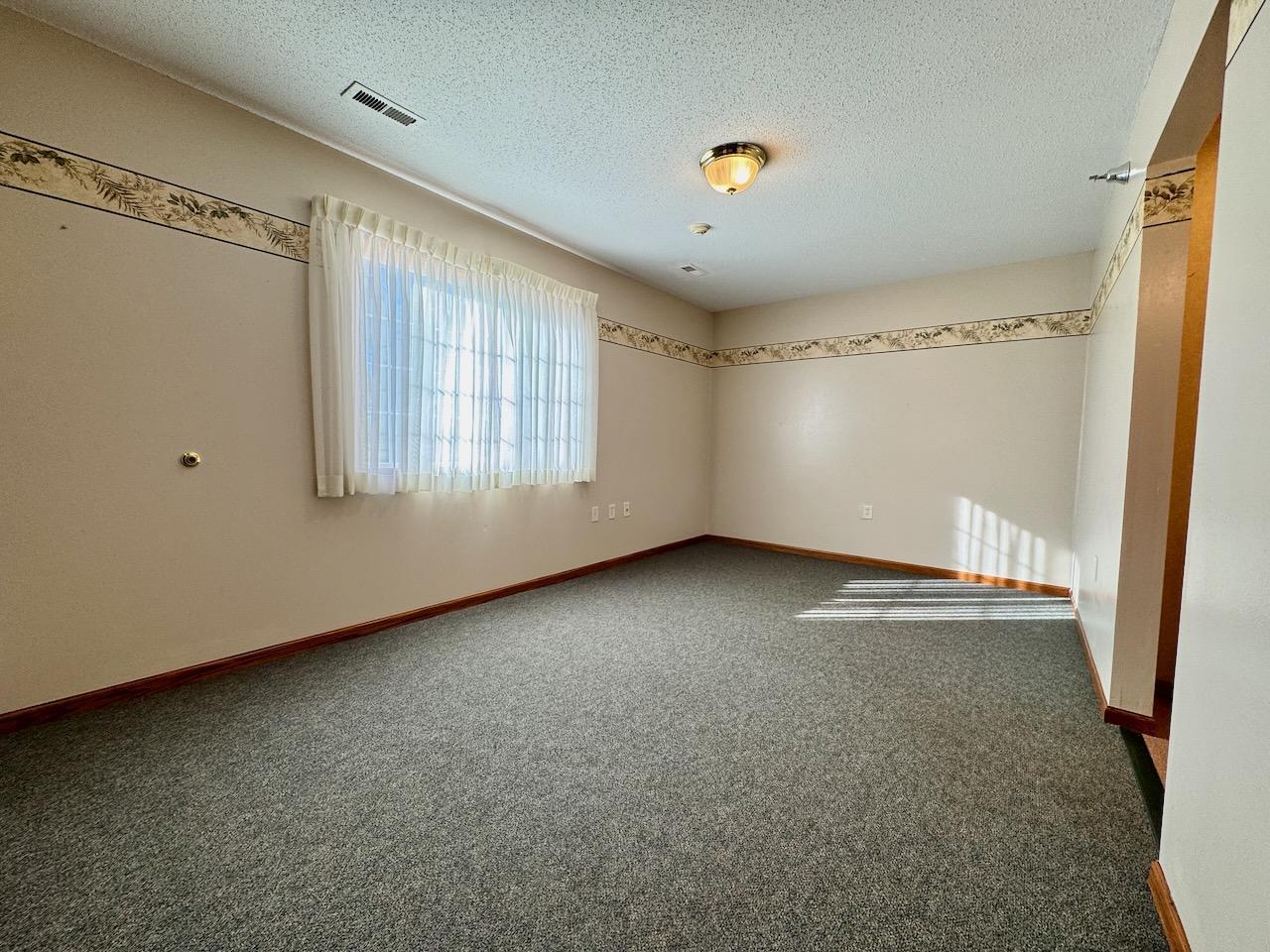 521 Oak Street Property Photo 28