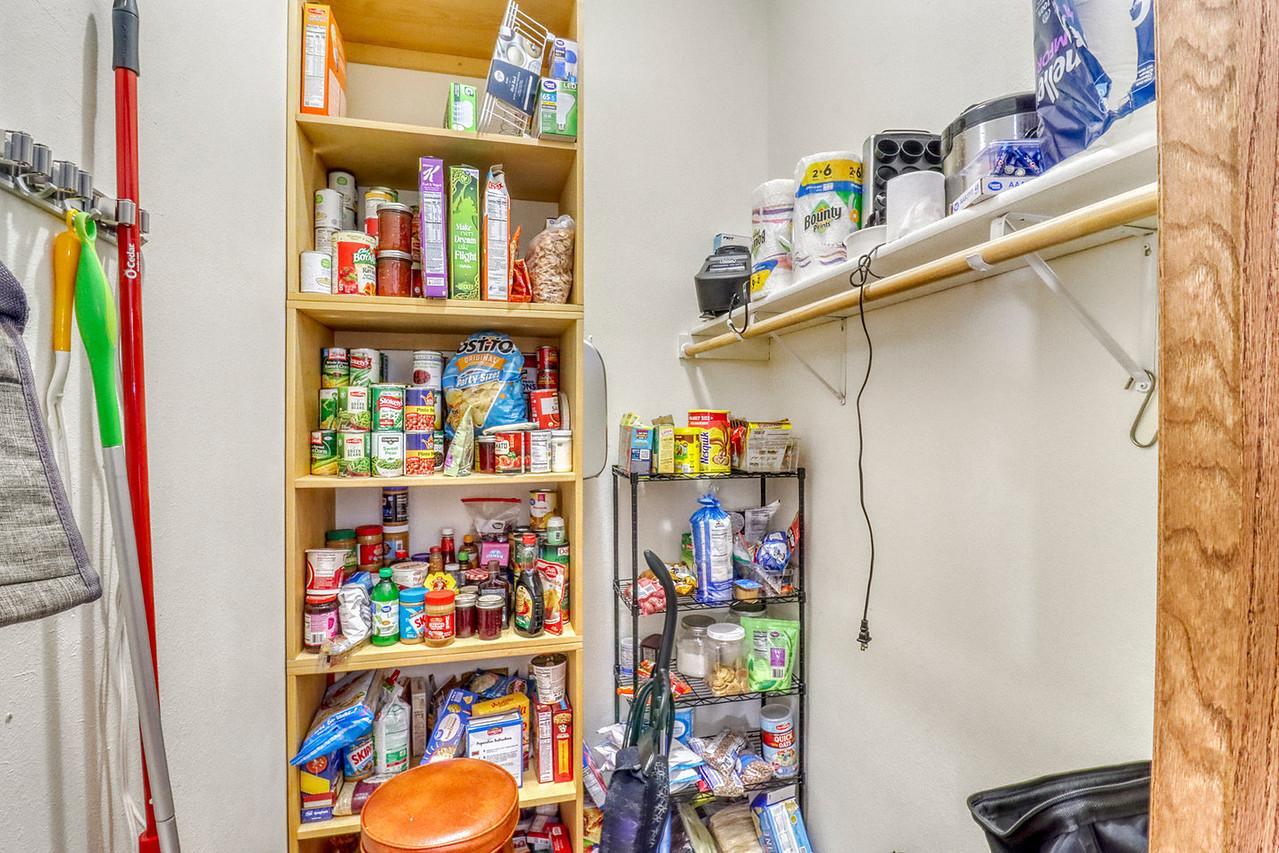 302 Chicago Avenue Property Photo 5